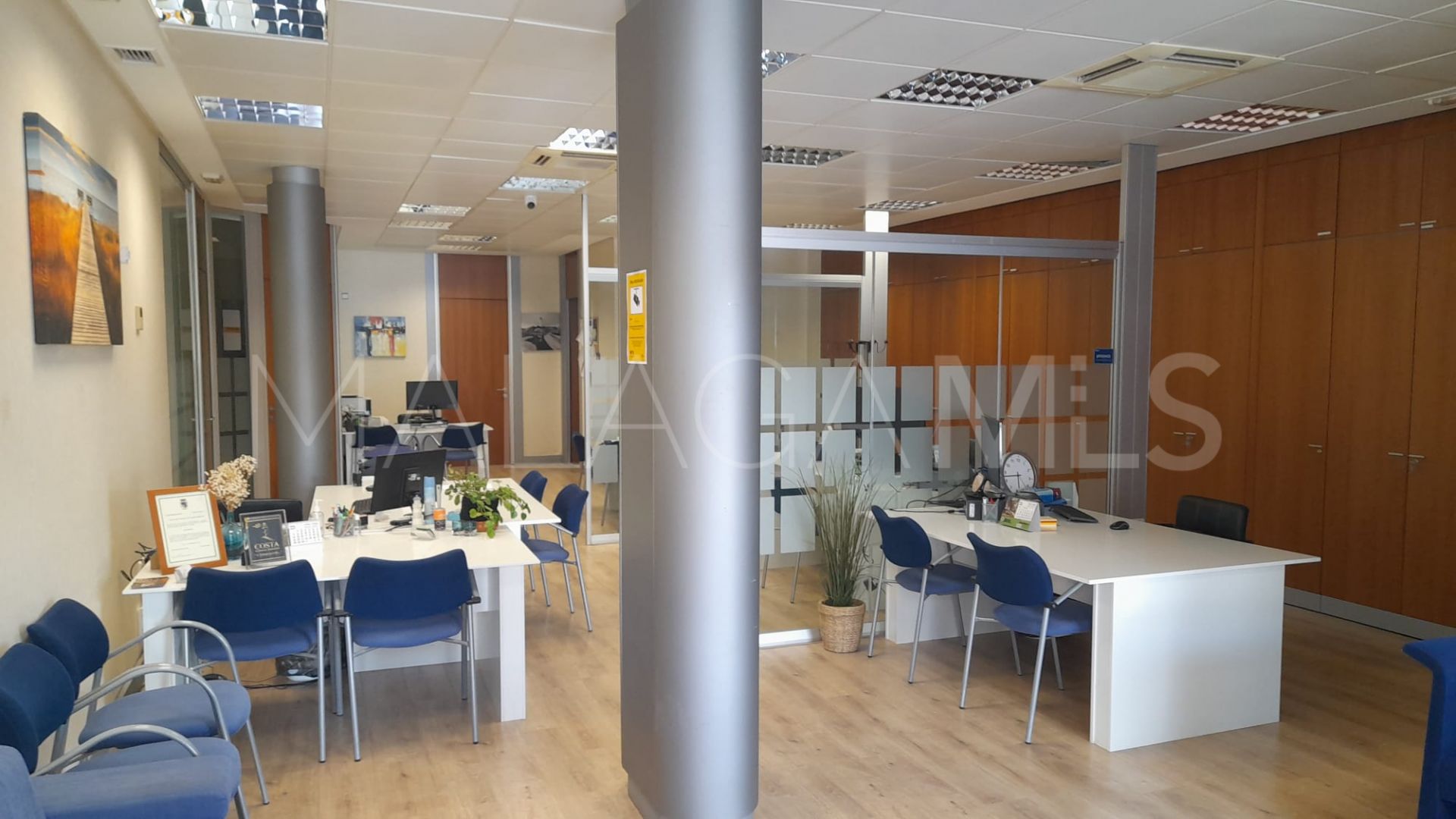 Office units for sale in Coin