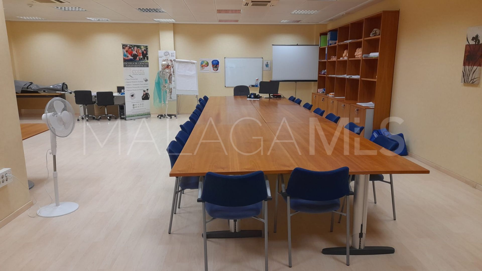 Office units for sale in Coin