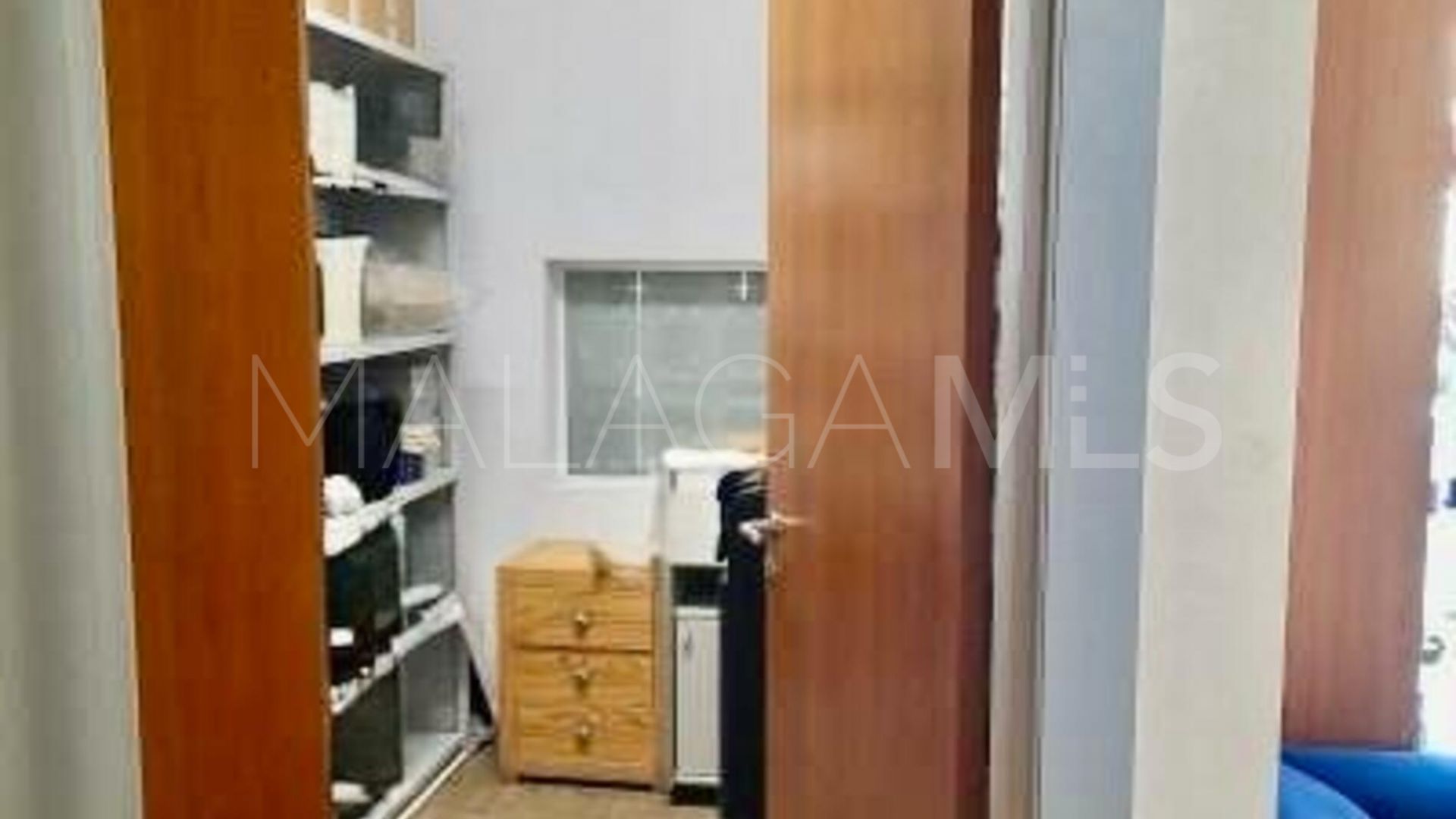 Office units for sale in Coin