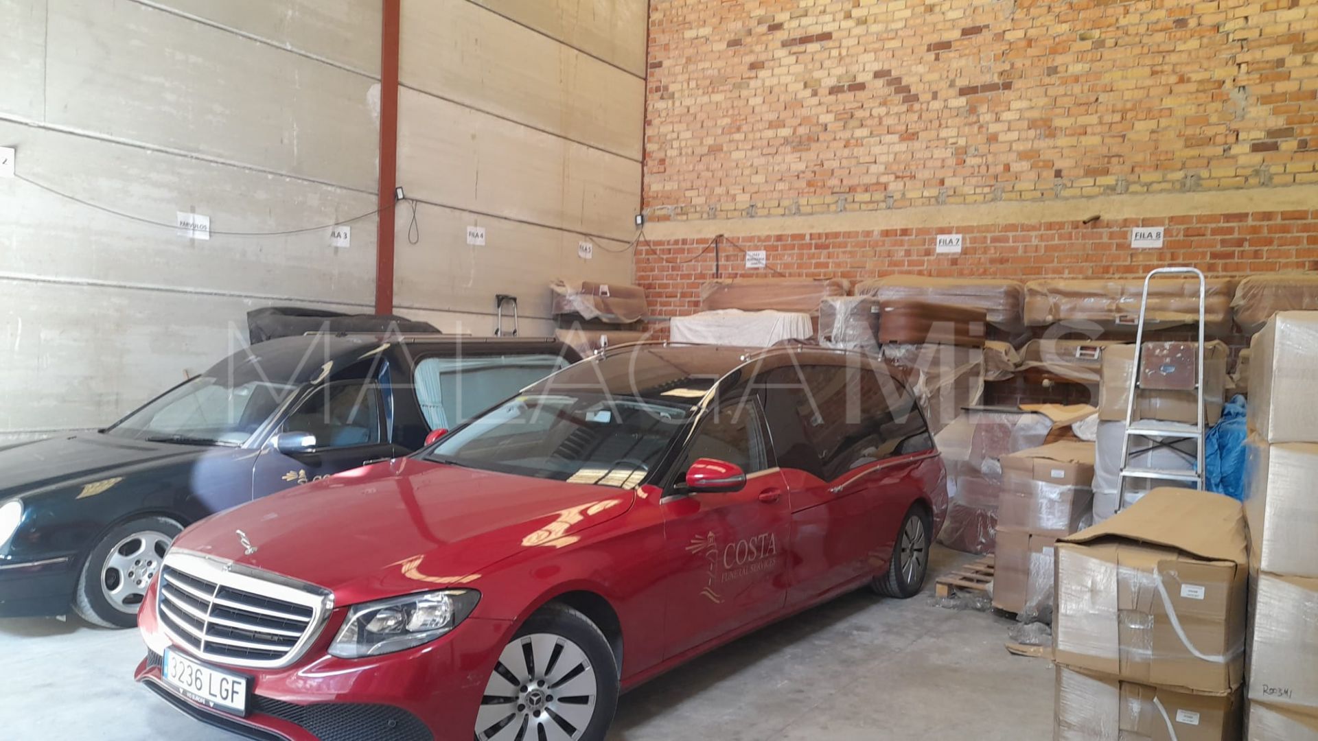 Office units for sale in Coin