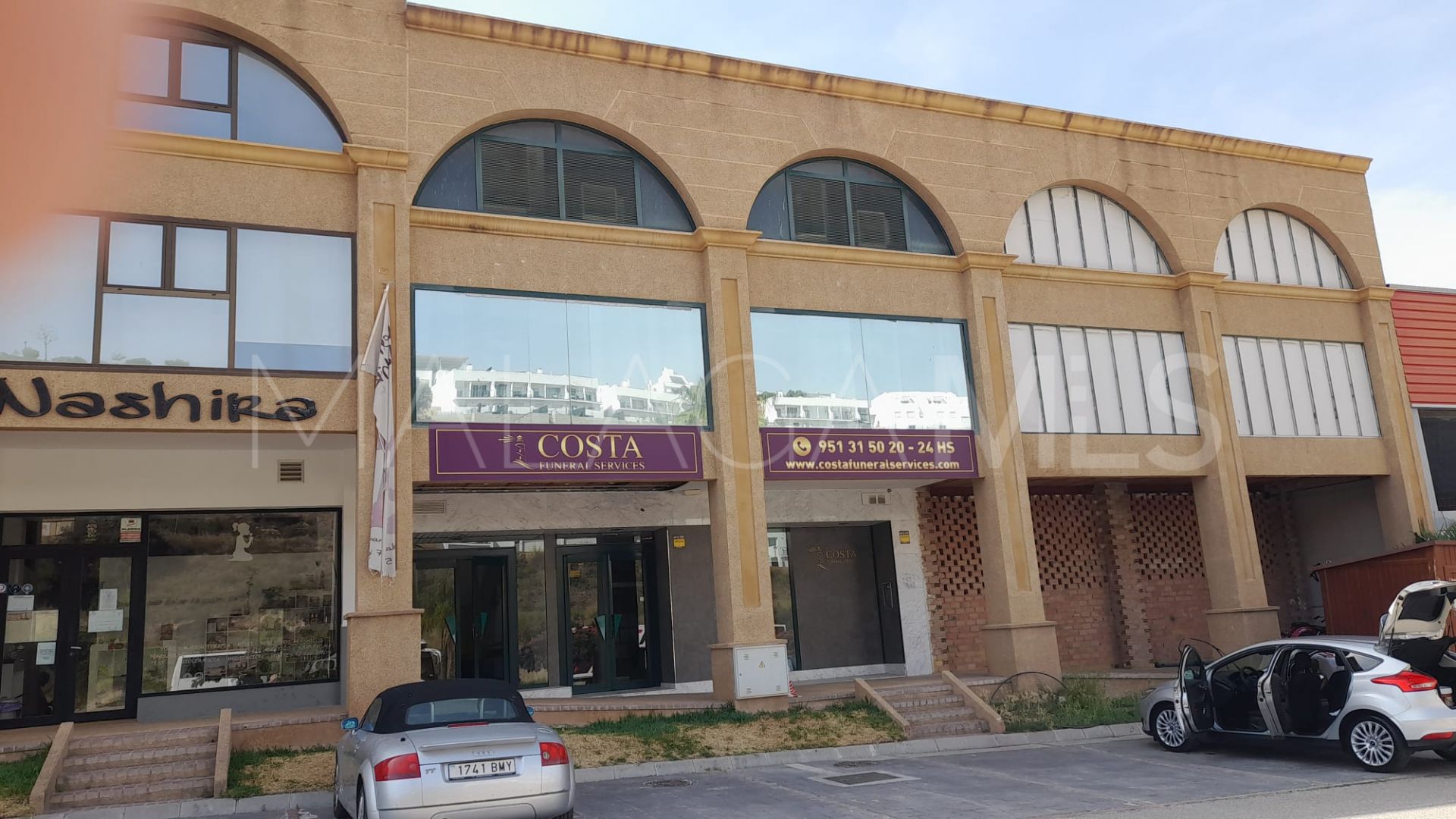 Office units for sale in Coin