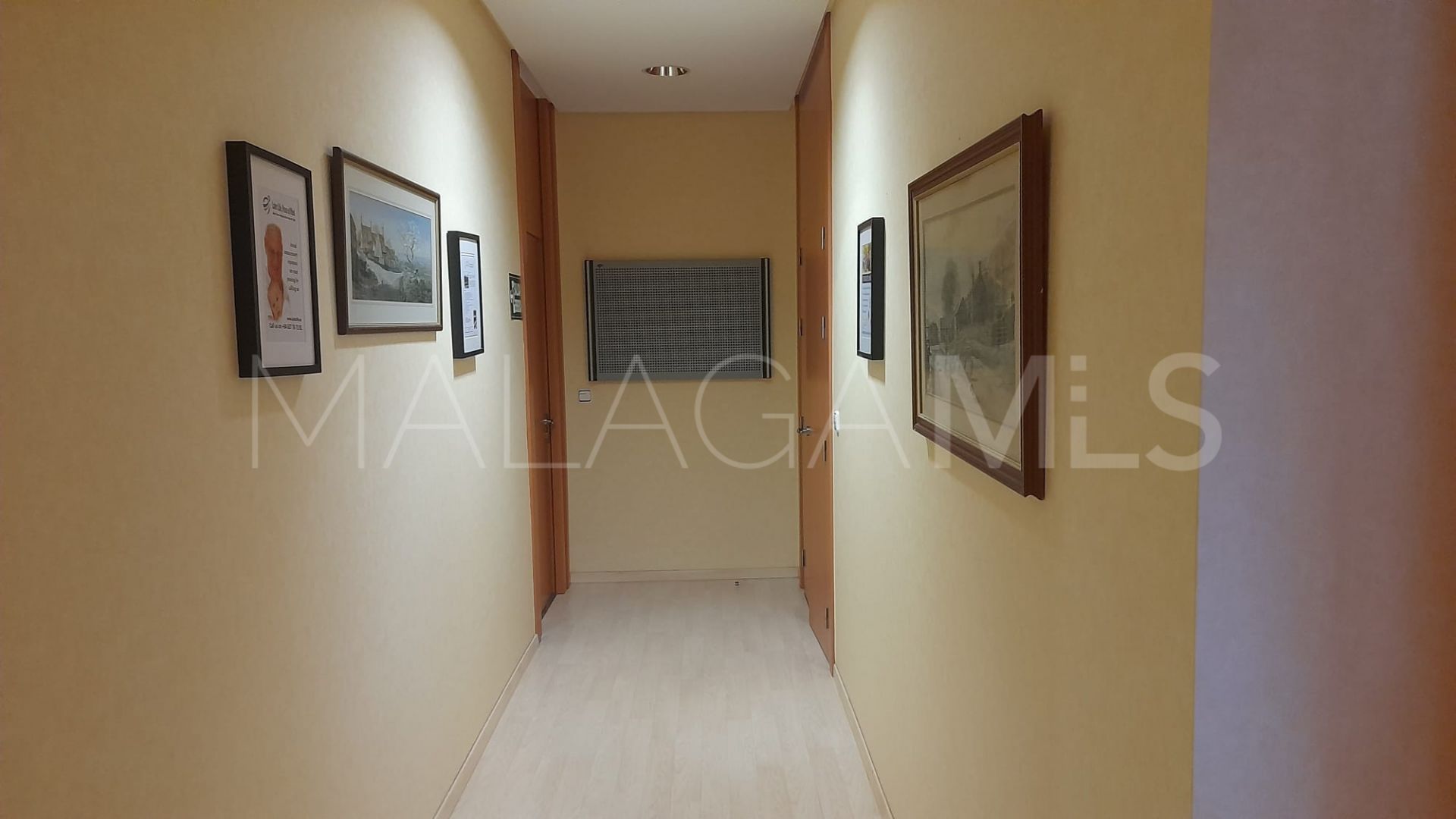 Office units for sale in Coin