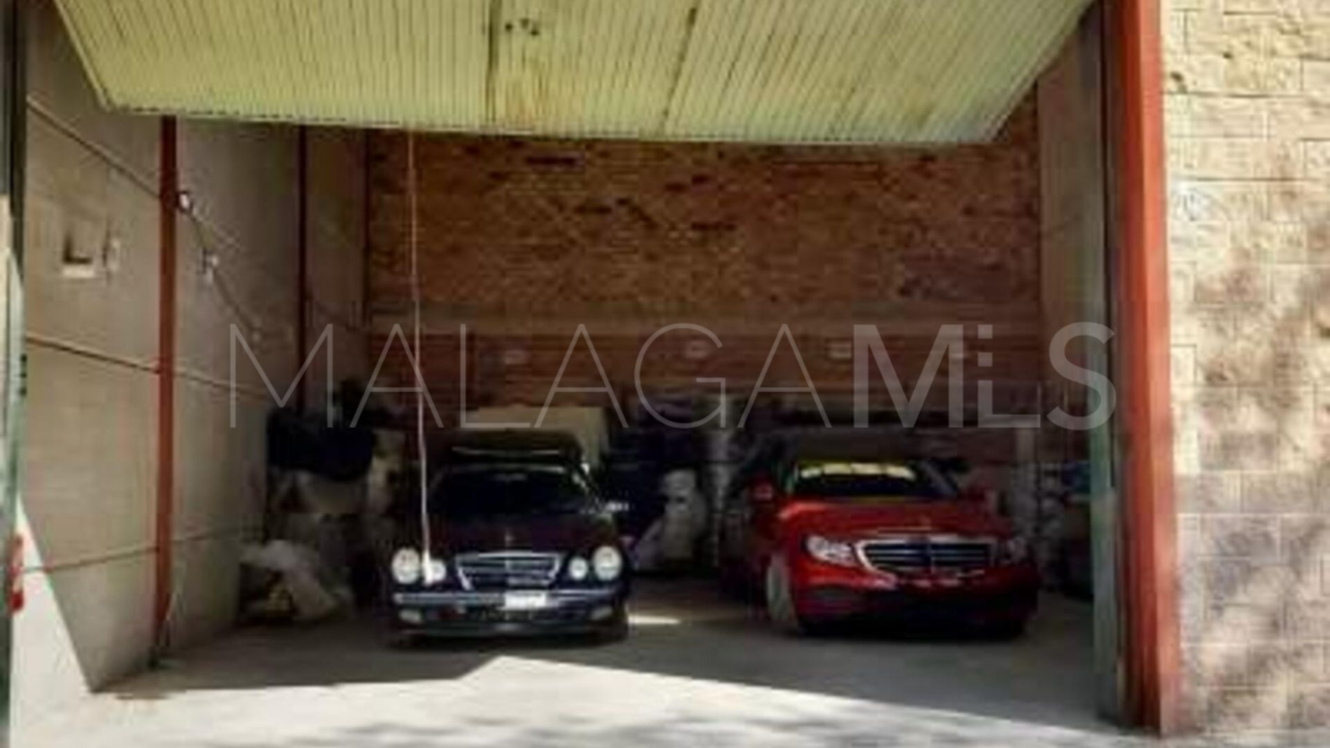 Office units for sale in Coin