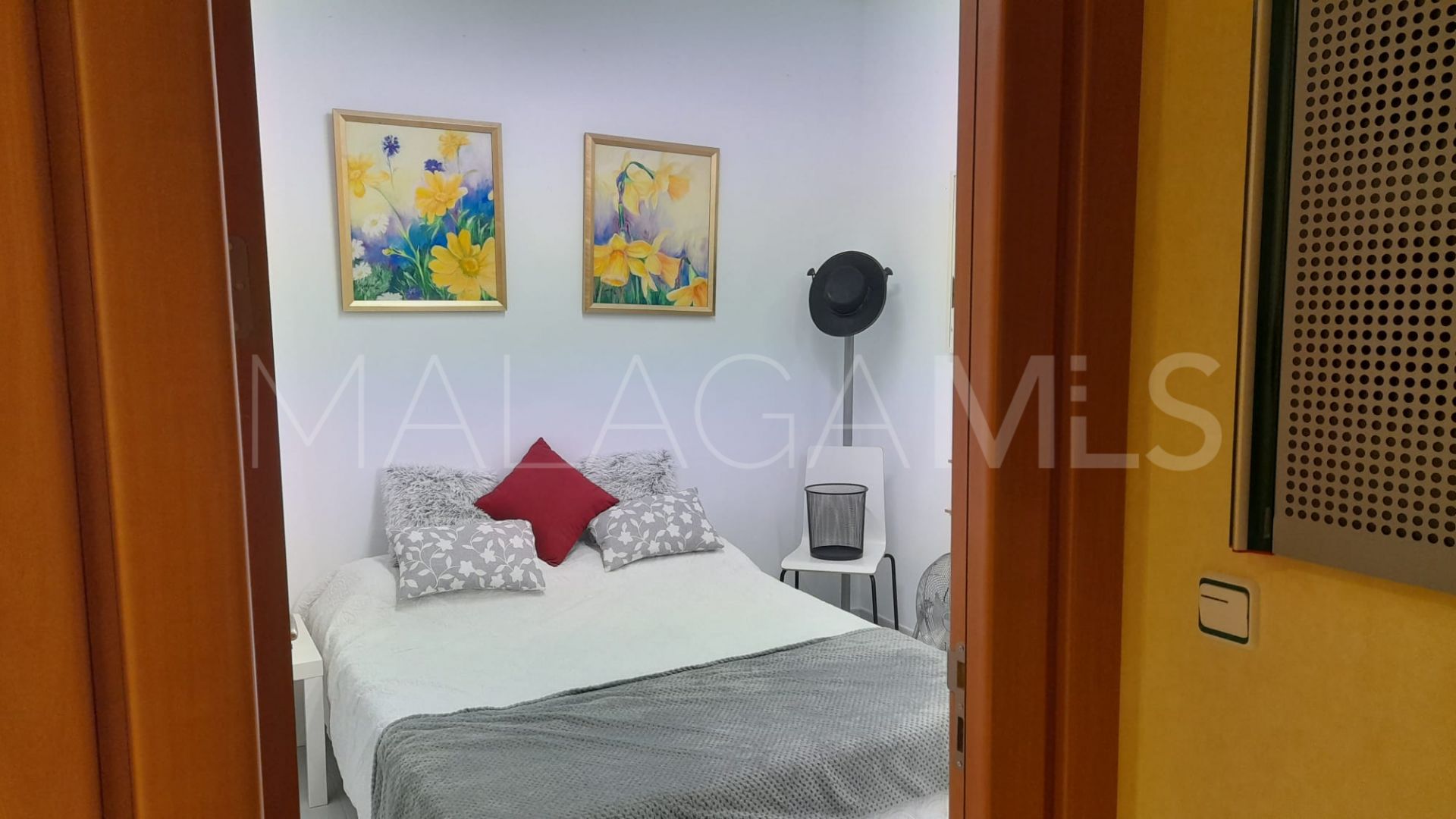 Office units for sale in Coin