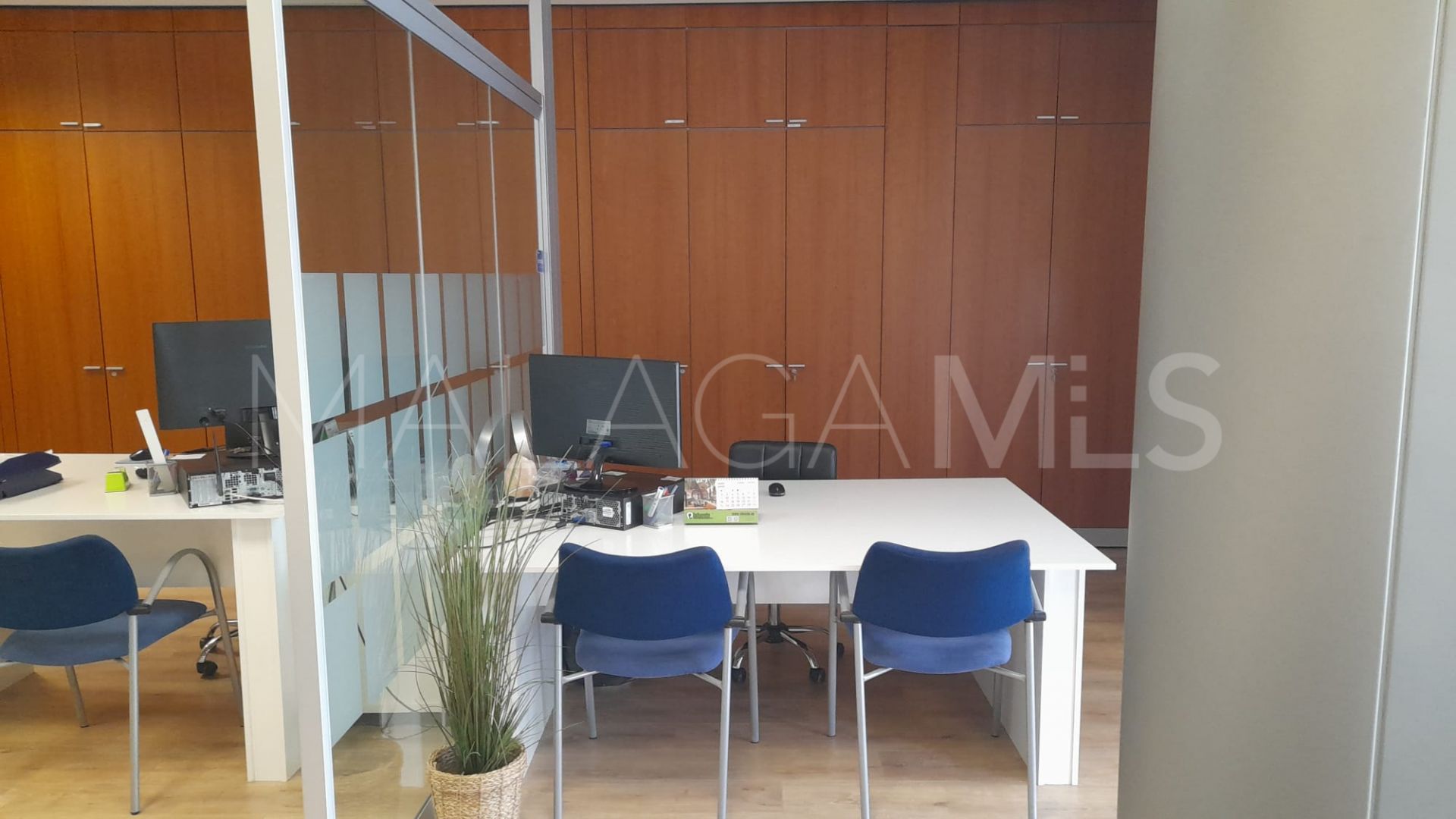 Office units for sale in Coin