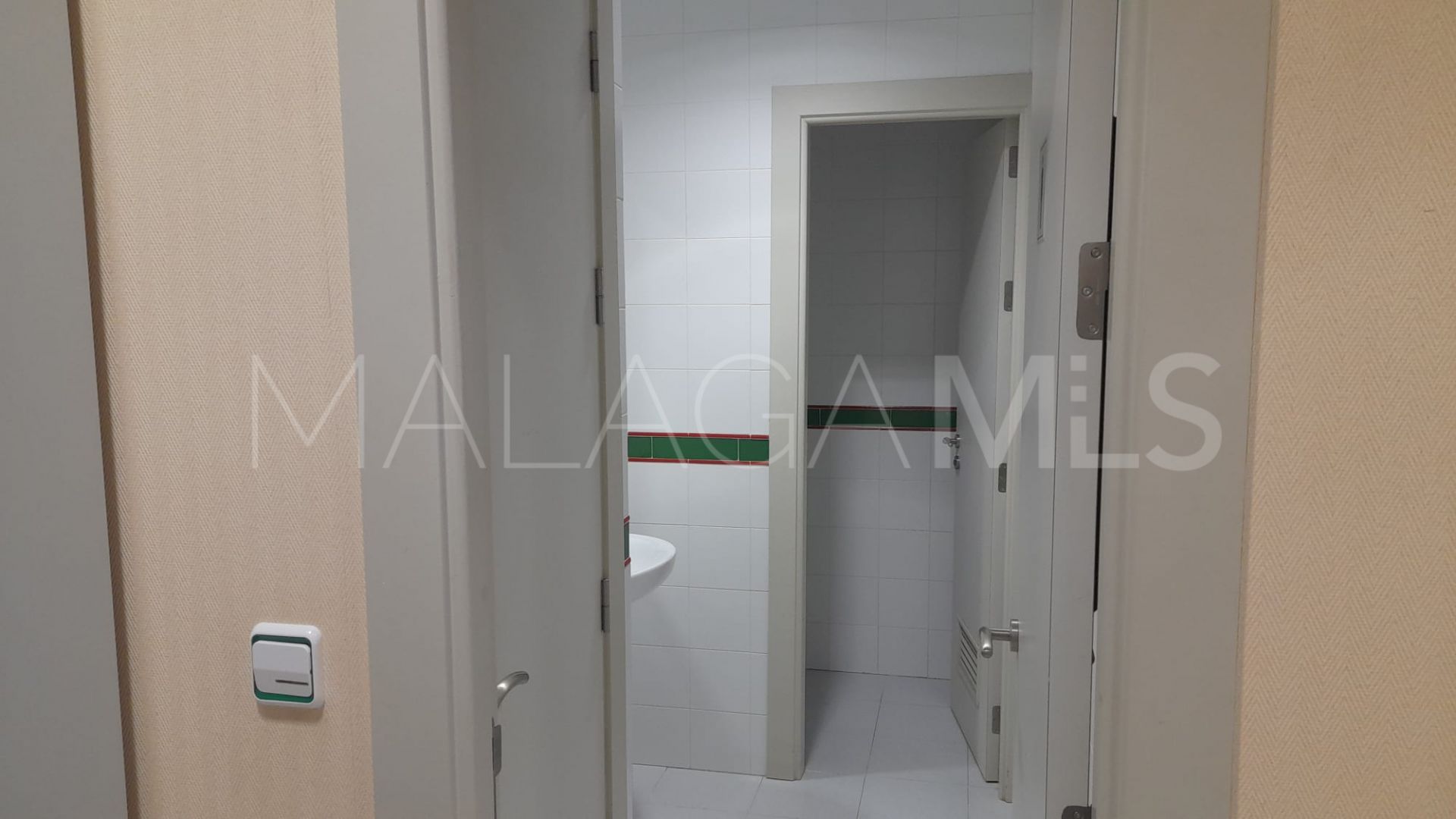 Office units for sale in Coin