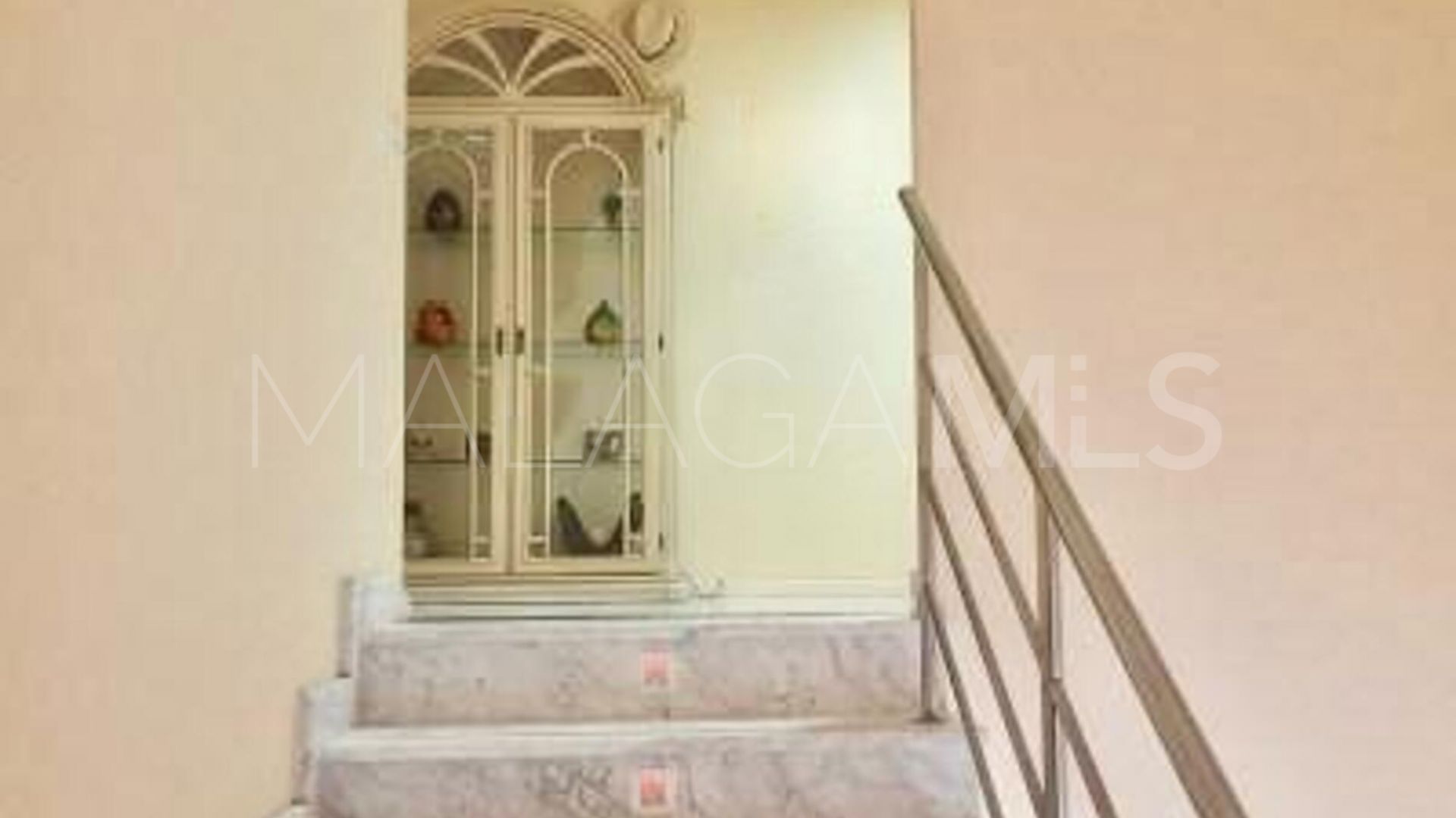 Office units for sale in Coin