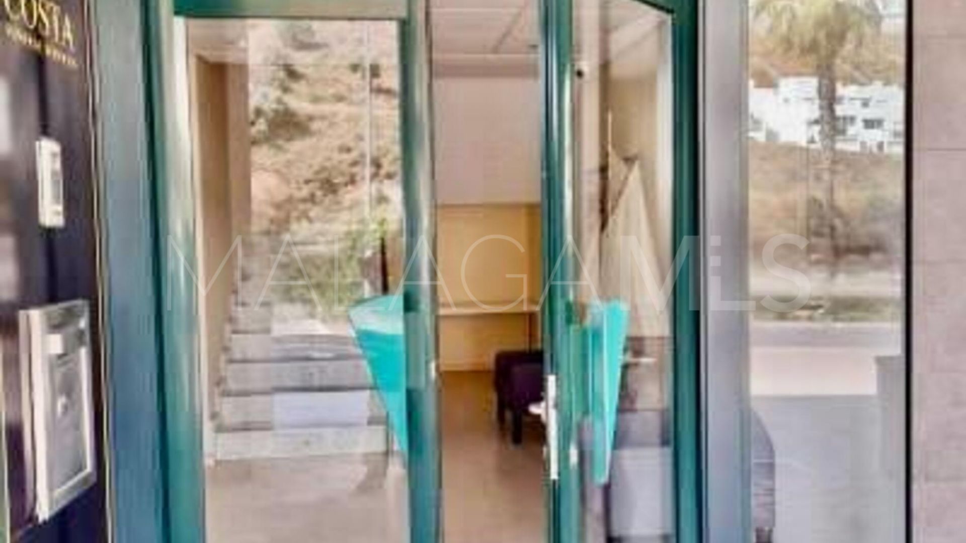Office units for sale in Coin