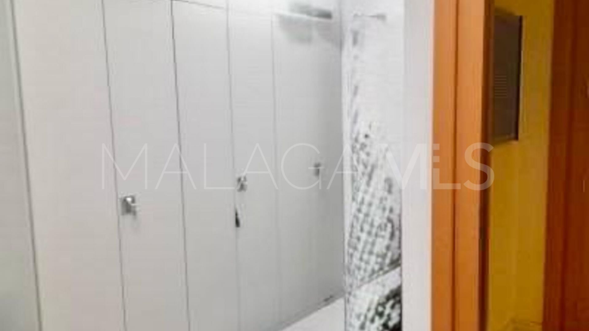 Office units for sale in Coin