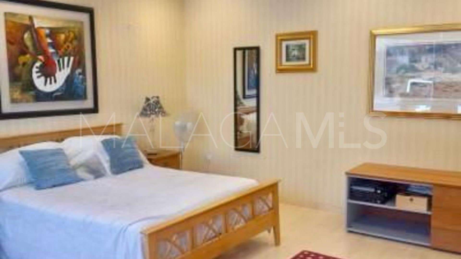 Office units for sale in Coin