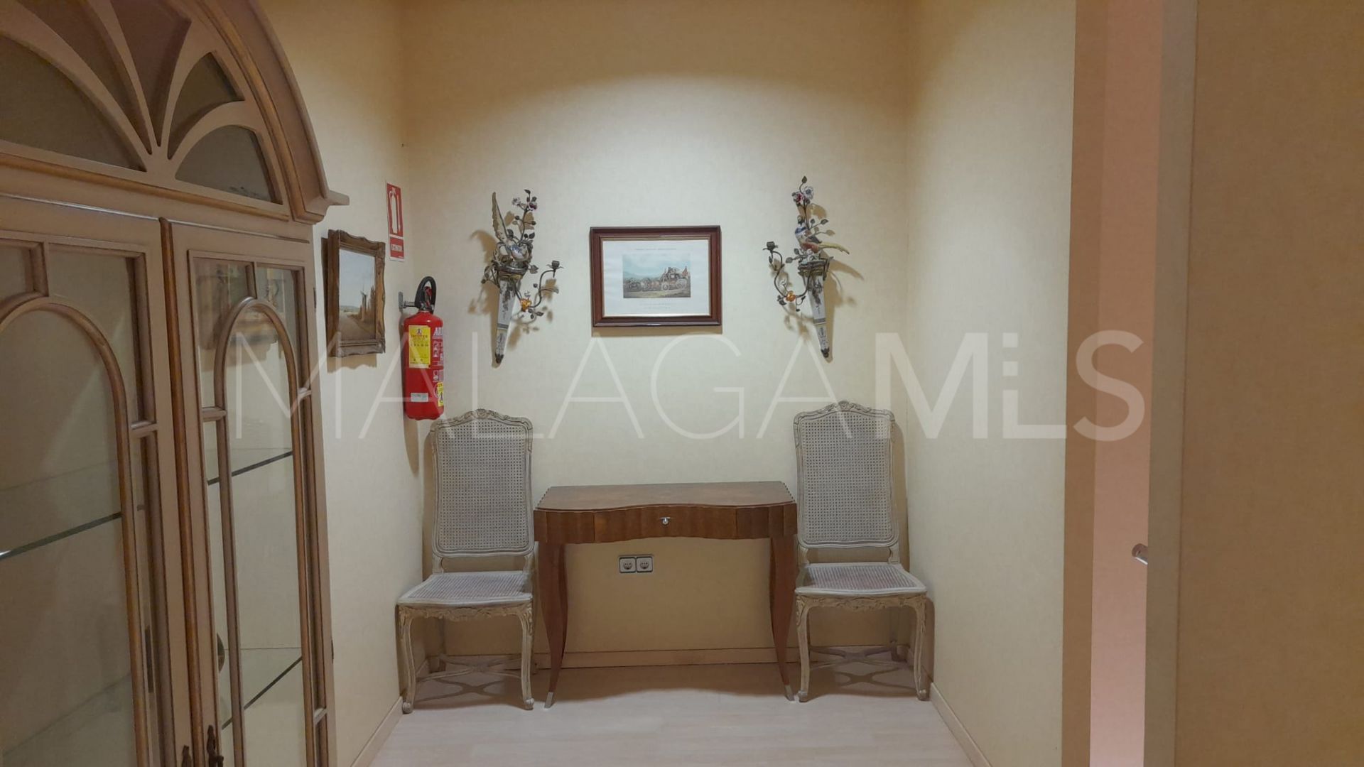 Office units for sale in Coin