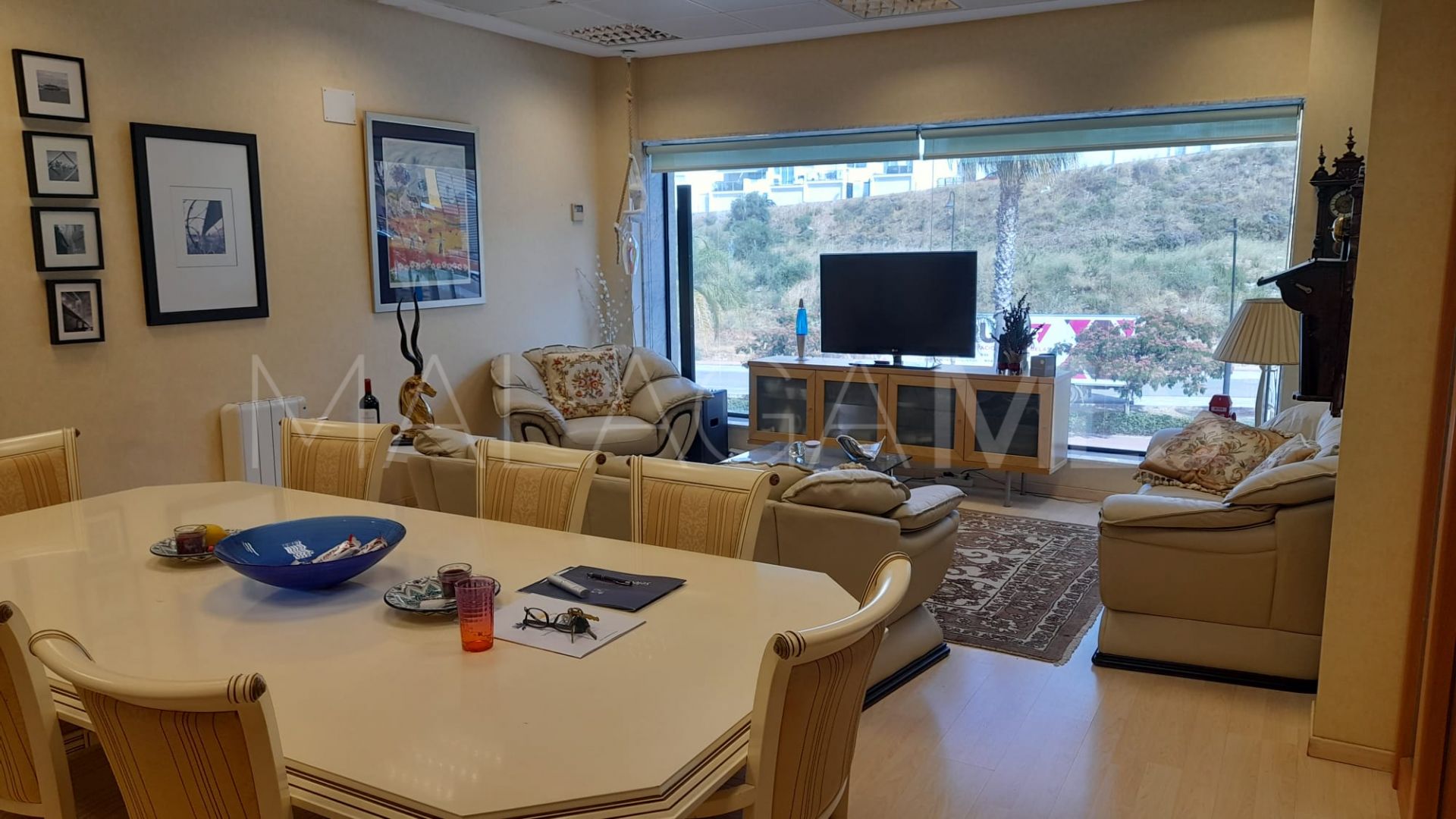 Office units for sale in Coin