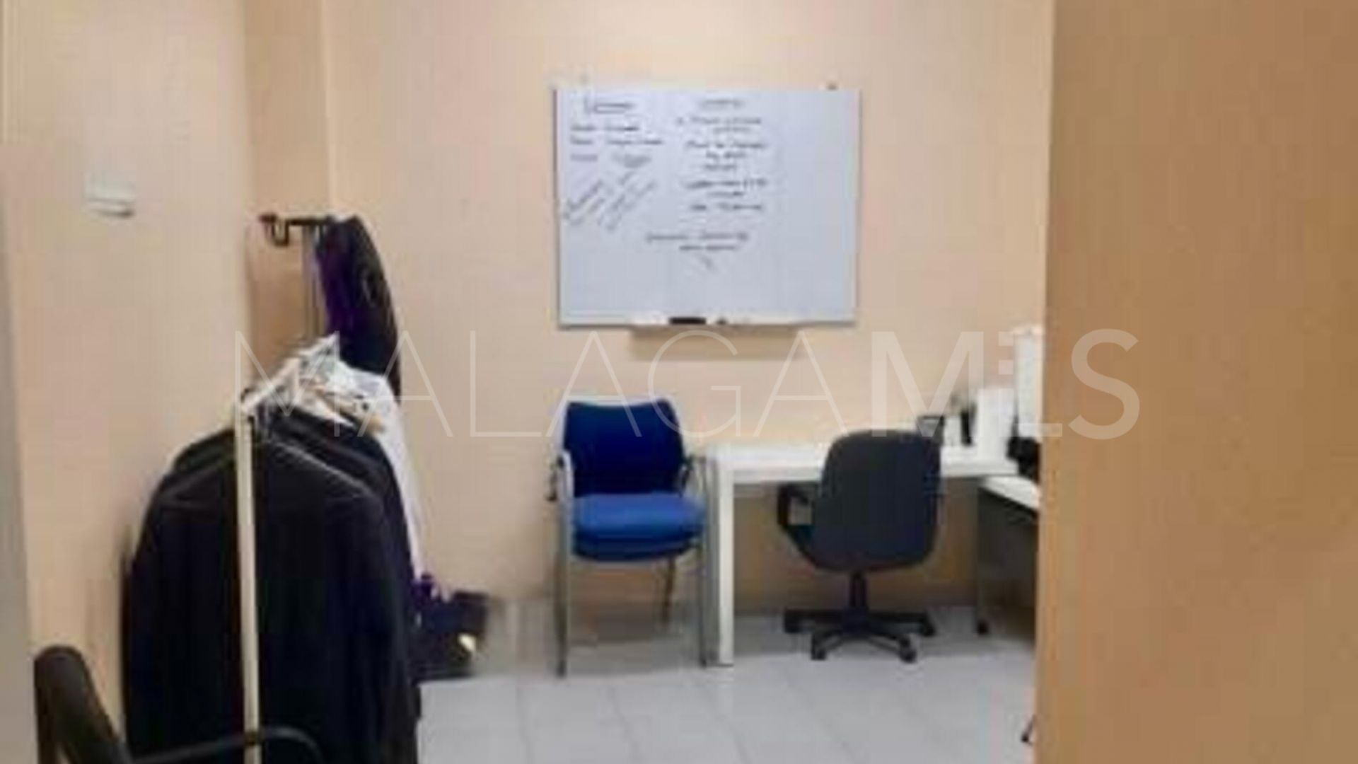 Office units for sale in Coin