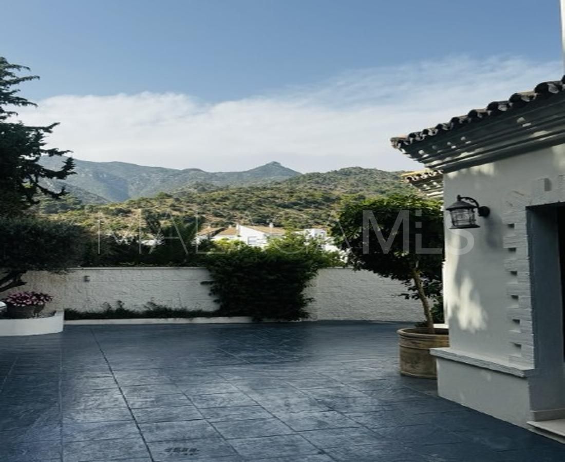Villa for sale in Marbella City
