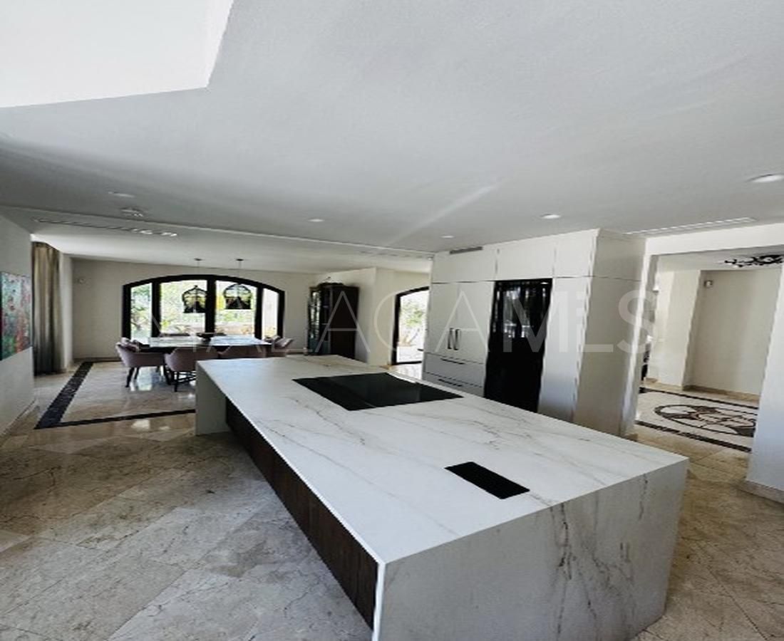 Villa for sale in Marbella City