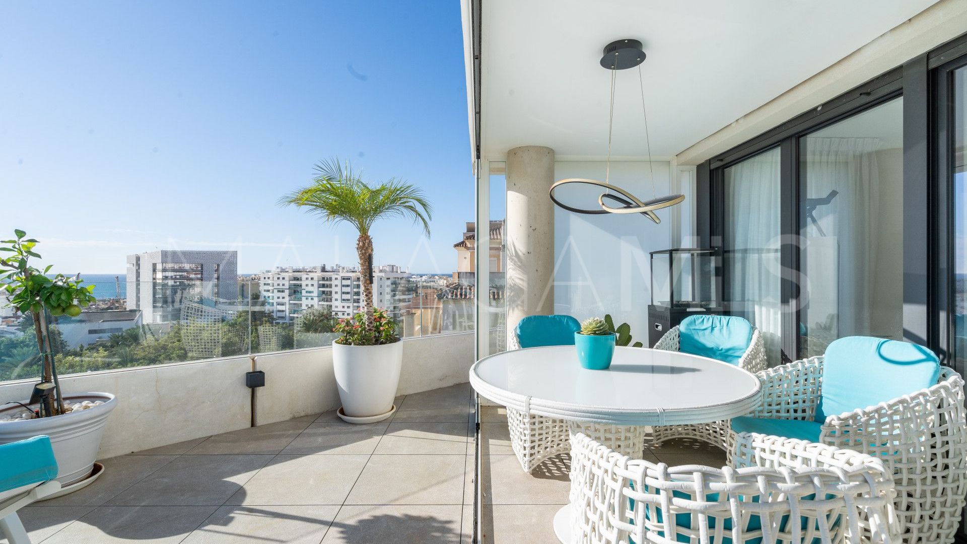 3 bedrooms apartment in Estepona Town for sale