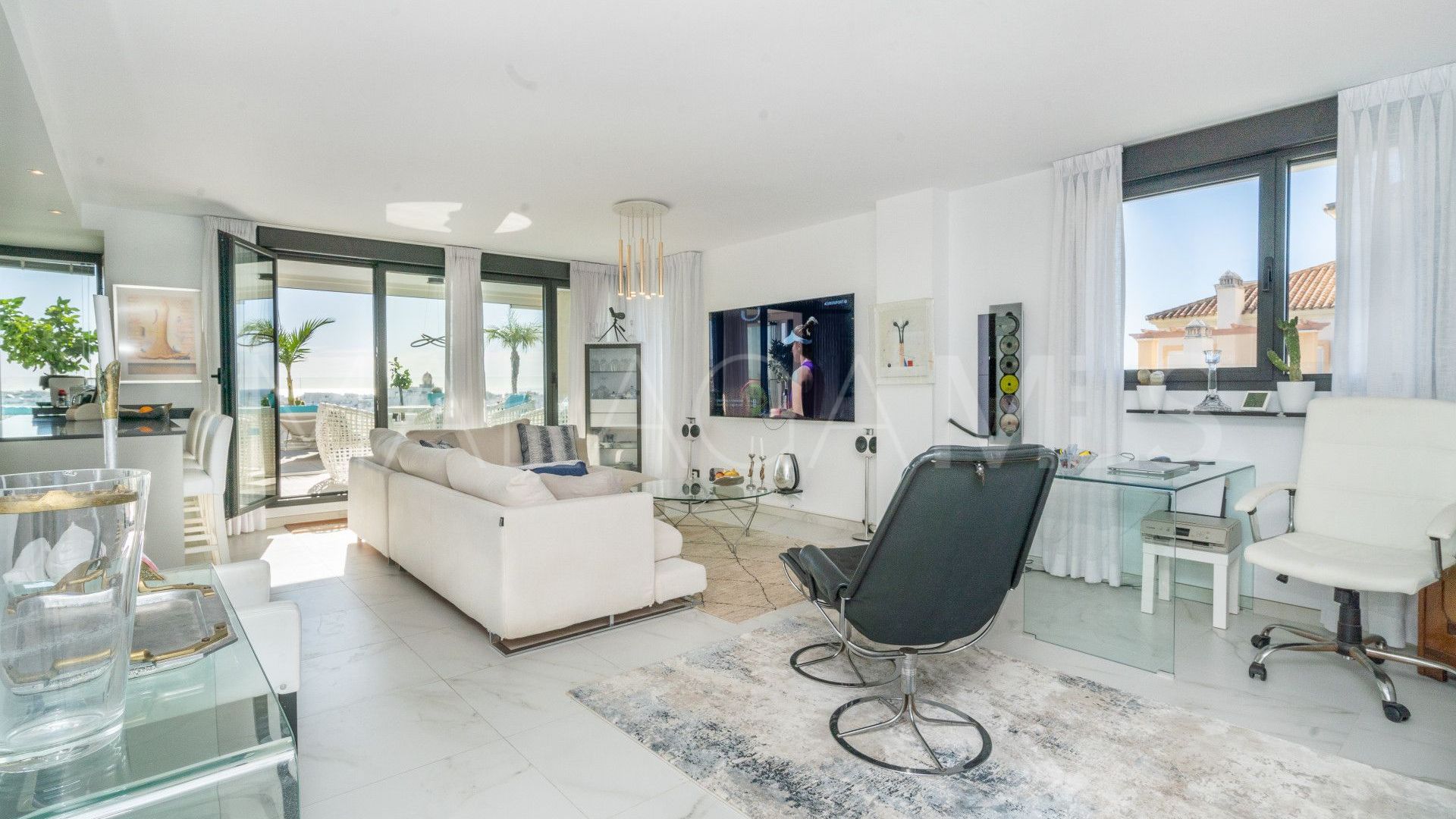 3 bedrooms apartment in Estepona Town for sale