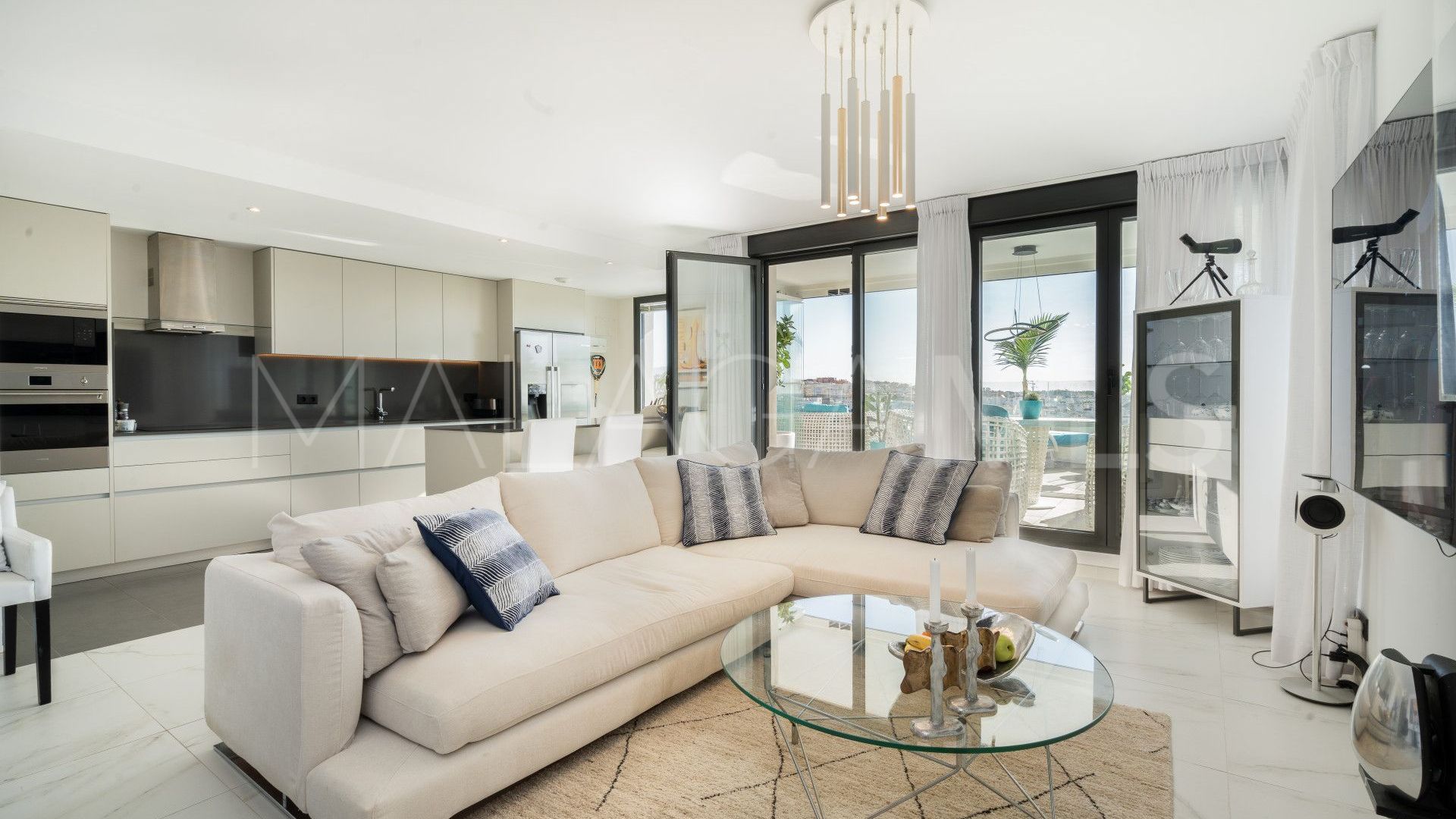 3 bedrooms apartment in Estepona Town for sale