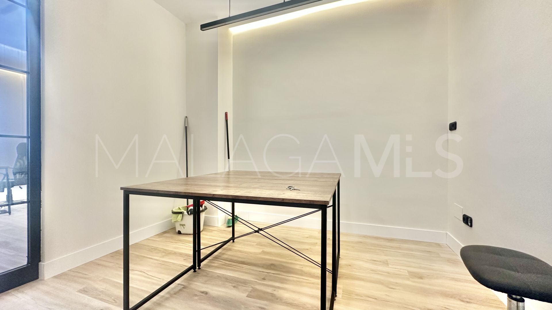 For sale Ricardo Soriano office
