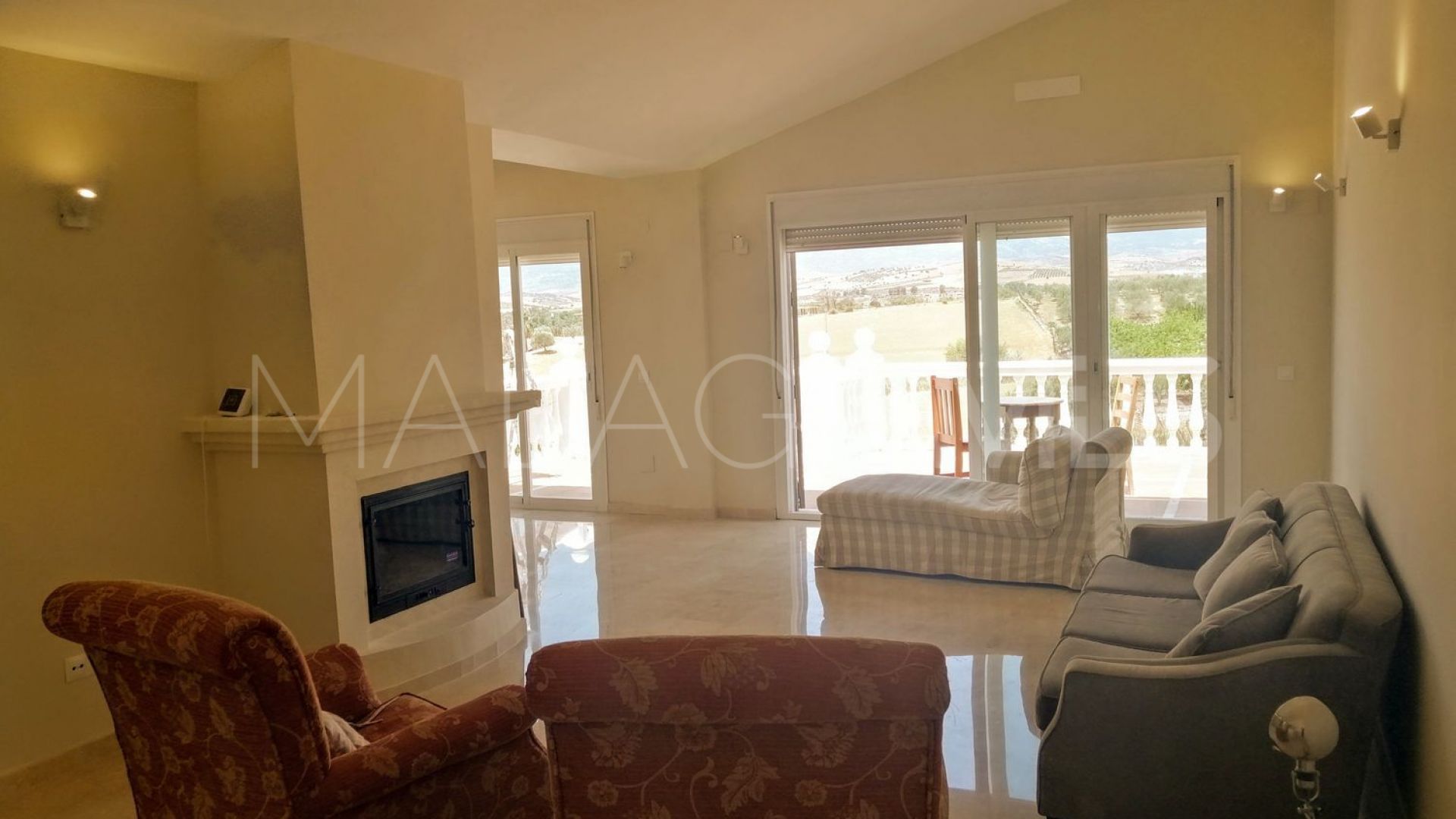 Cortijo for sale in Coin with 6 bedrooms