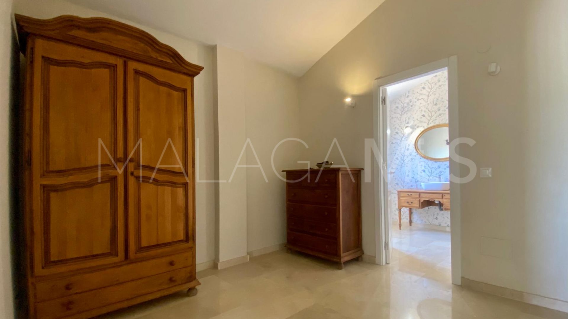 Cortijo for sale in Coin with 6 bedrooms