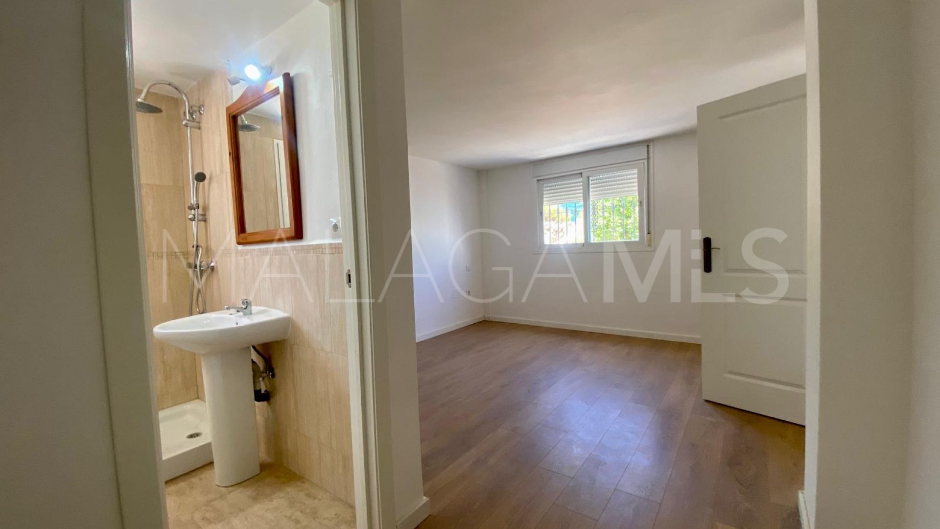 Cortijo for sale in Coin with 6 bedrooms