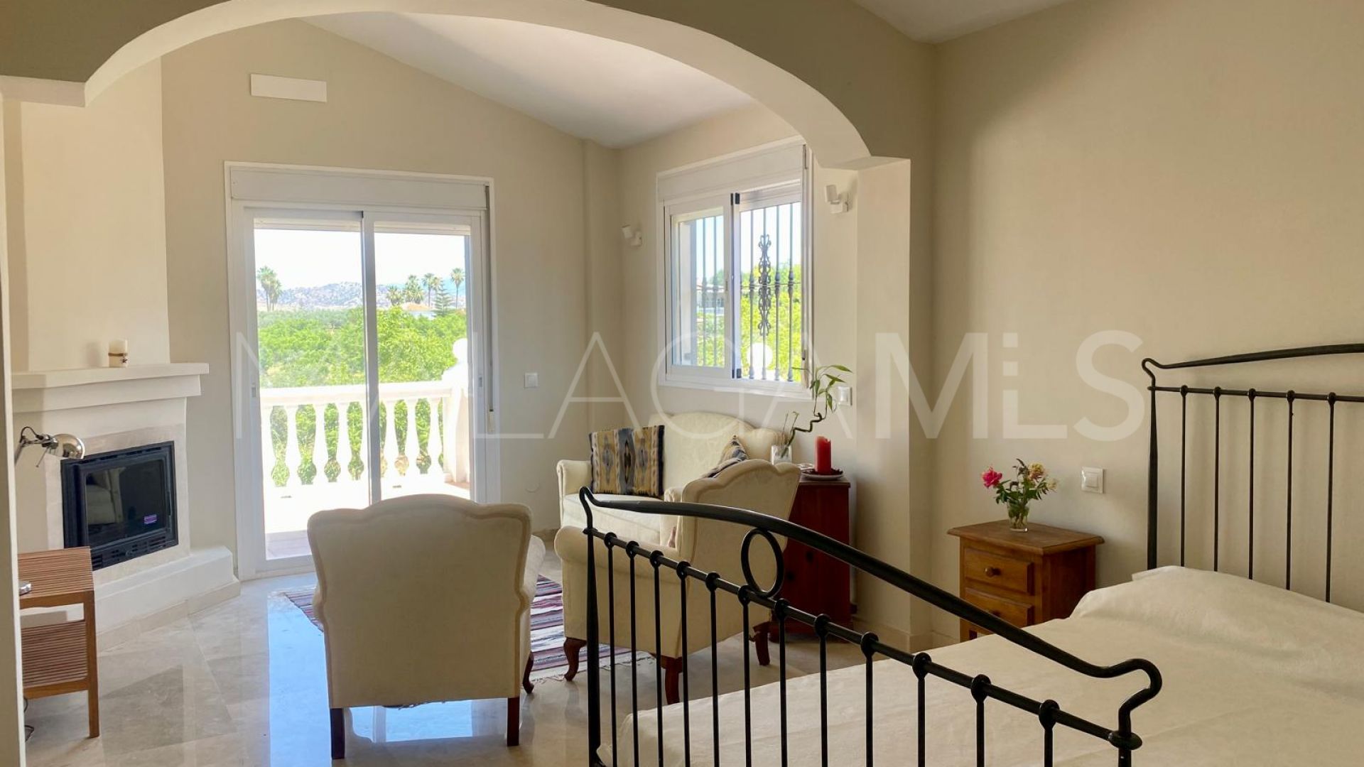 Cortijo for sale in Coin with 6 bedrooms