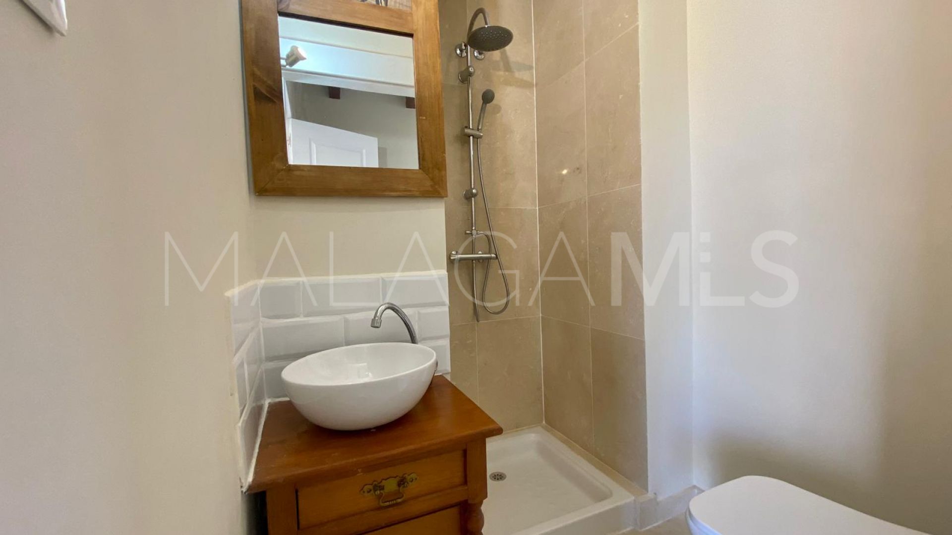 Cortijo for sale in Coin with 6 bedrooms