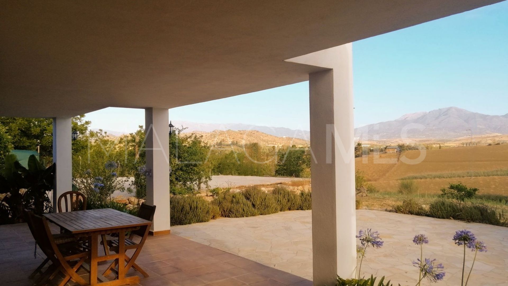 Cortijo for sale in Coin with 6 bedrooms