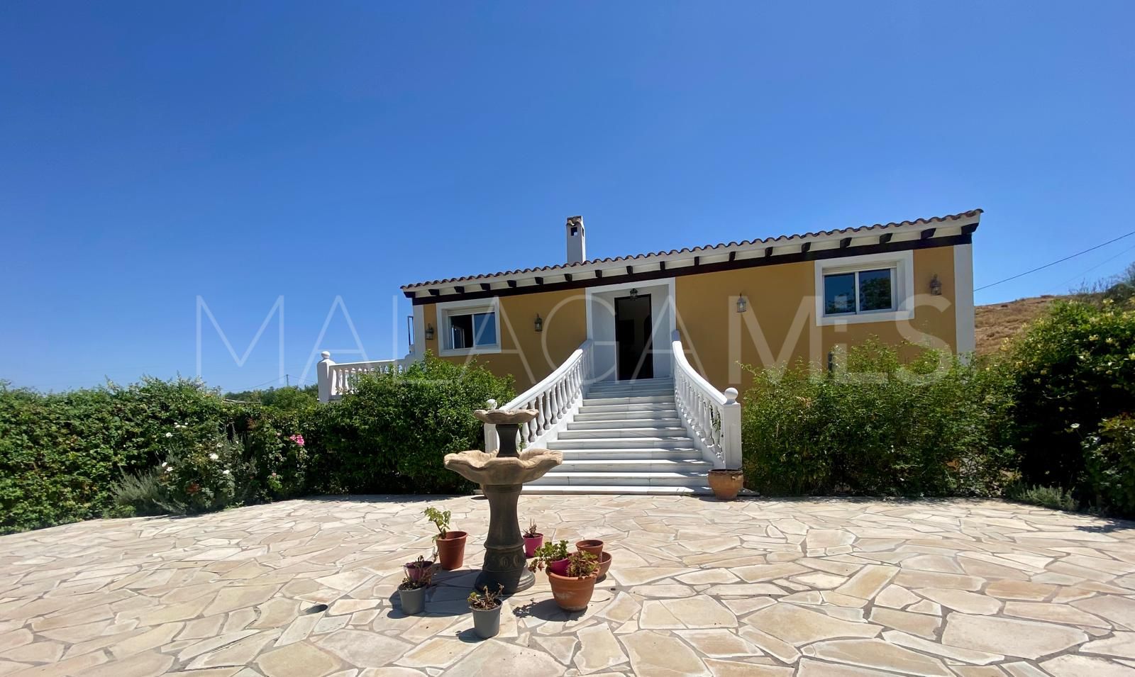 Cortijo for sale in Coin with 6 bedrooms