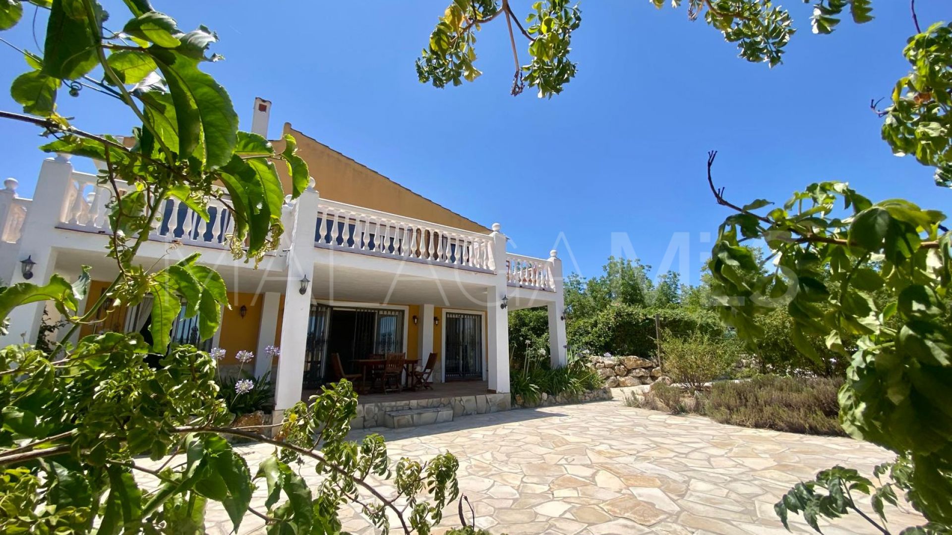 Cortijo for sale in Coin with 6 bedrooms