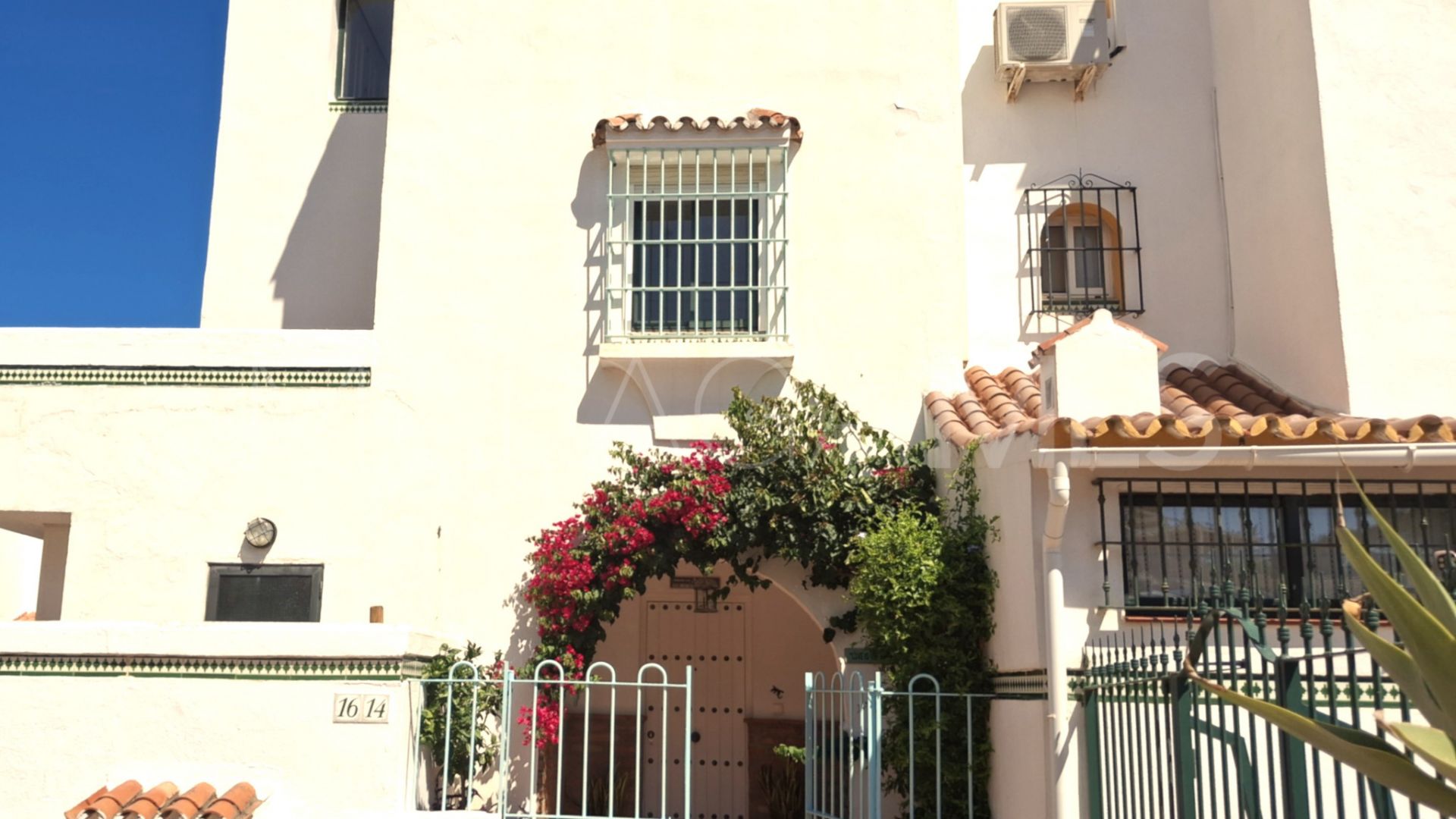 Doppelhaushälfte for sale in Marina de Casares