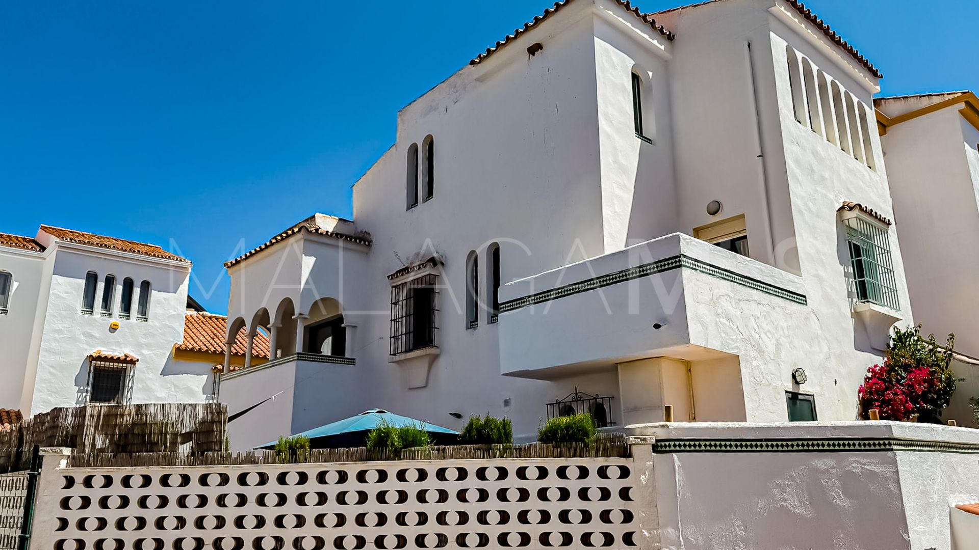 Doppelhaushälfte for sale in Marina de Casares
