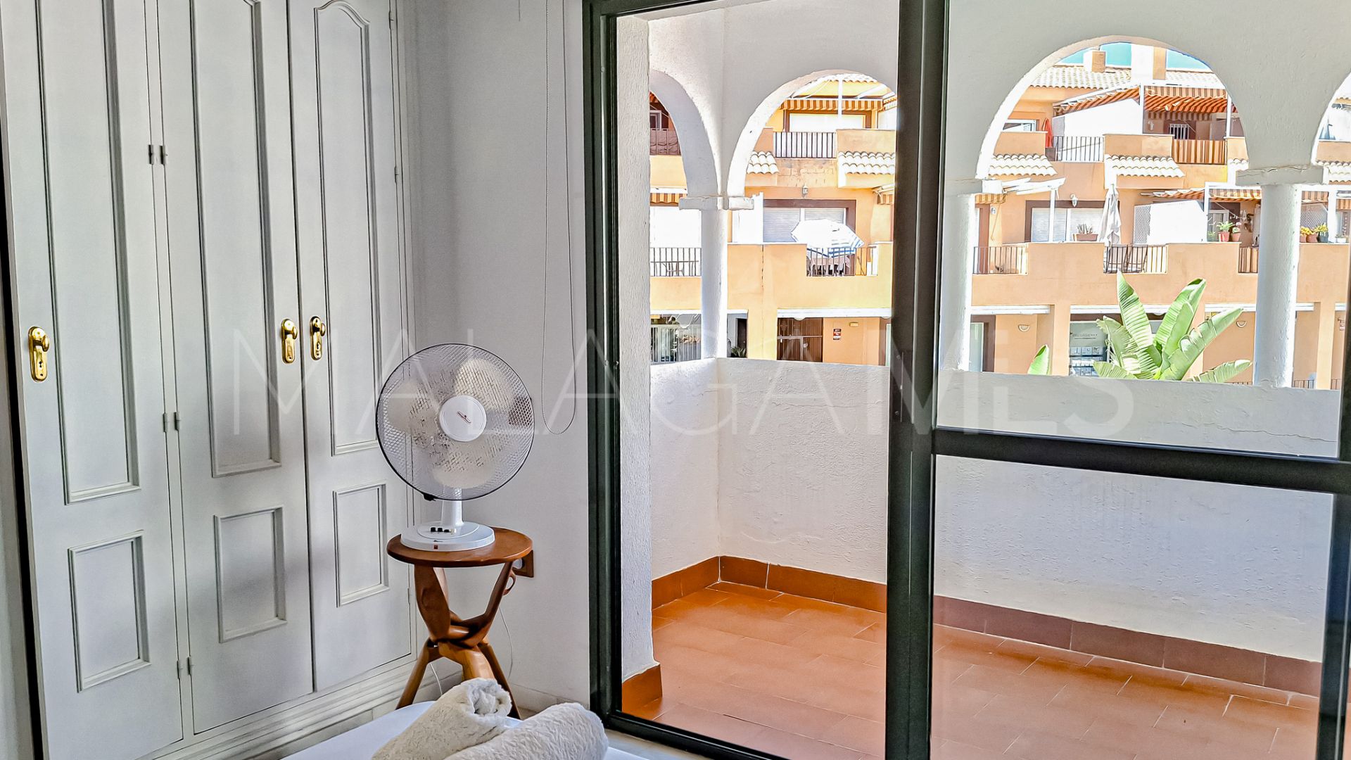 Doppelhaushälfte for sale in Marina de Casares