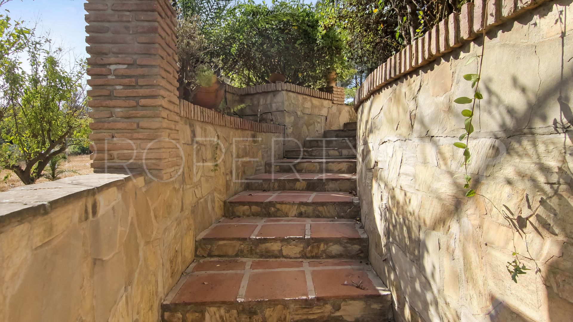 Finca for sale in Coin with 7 bedrooms