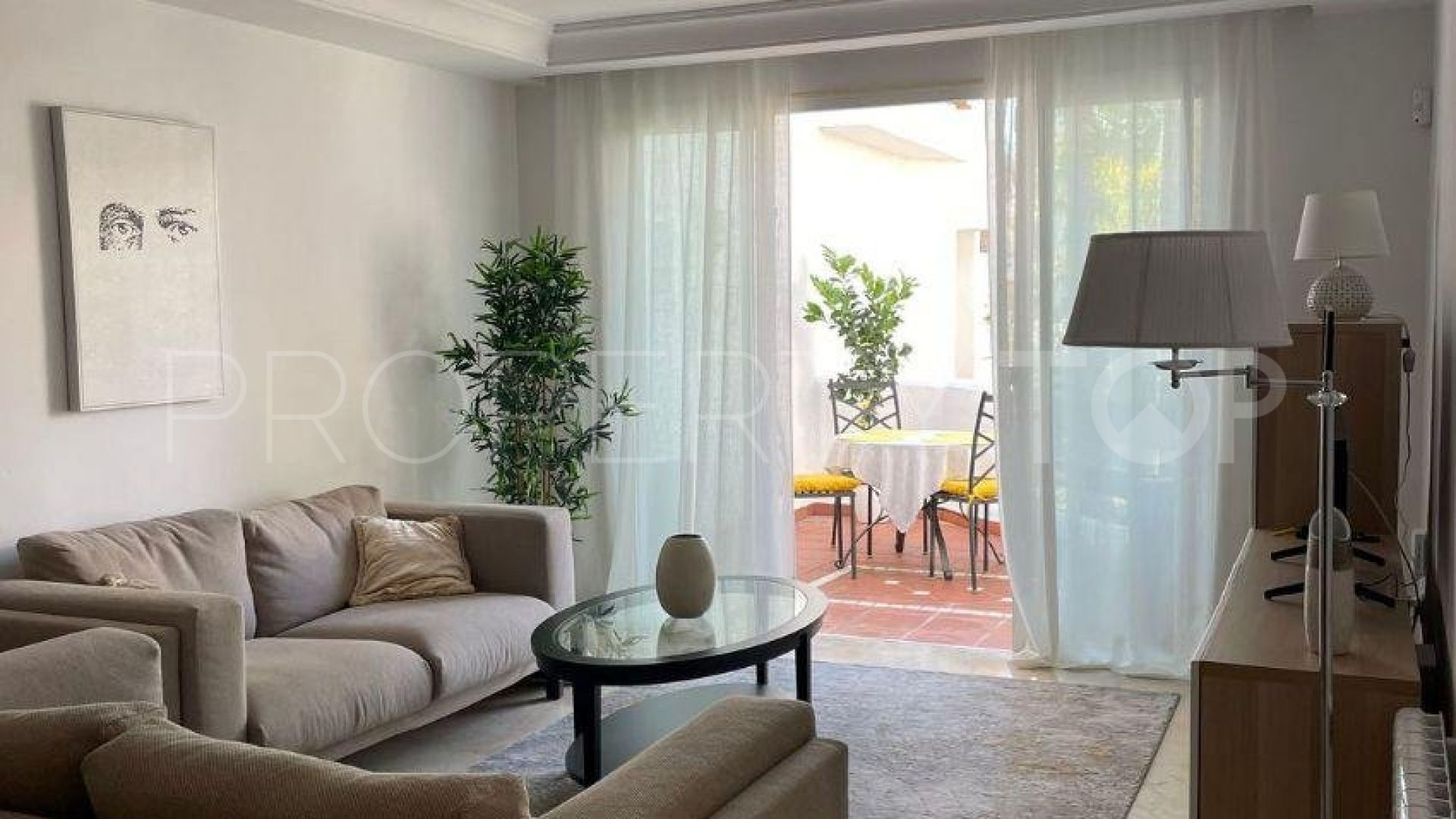 Apartment for sale in Marbella - Puerto Banus with 2 bedrooms