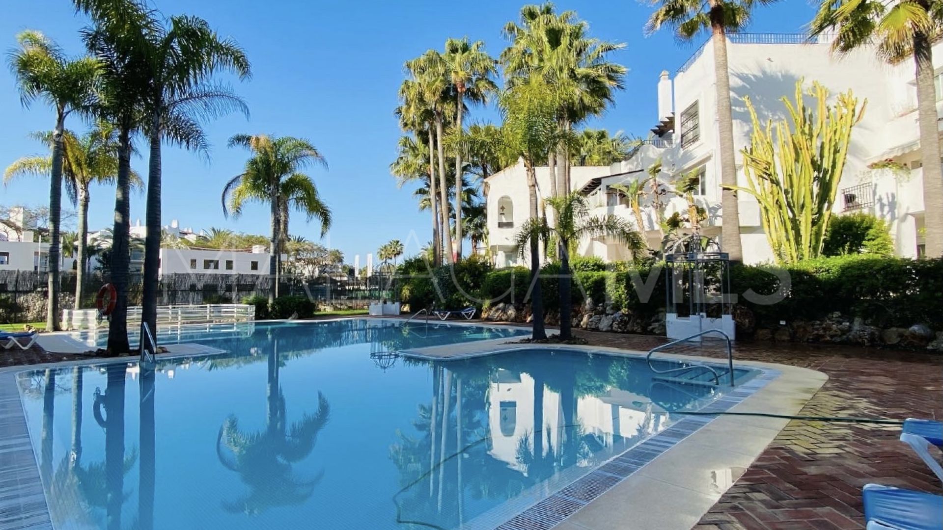 Apartment for sale in Marbella - Puerto Banus with 2 bedrooms