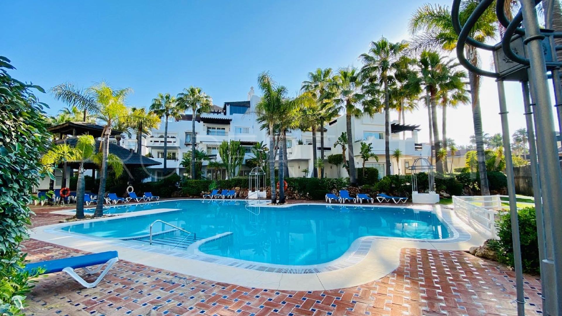 Apartment for sale in Marbella - Puerto Banus with 2 bedrooms