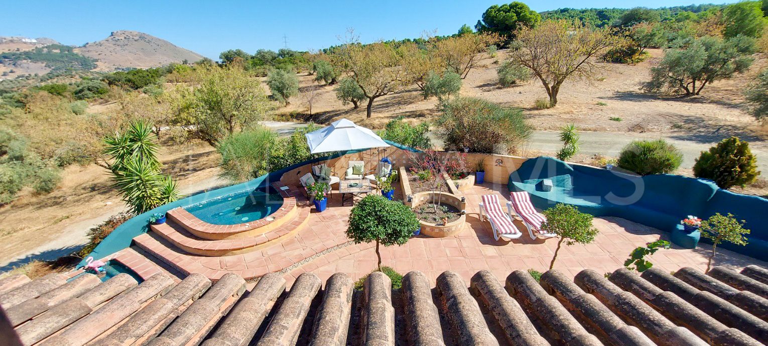 For sale country house with 5 bedrooms in Archidona