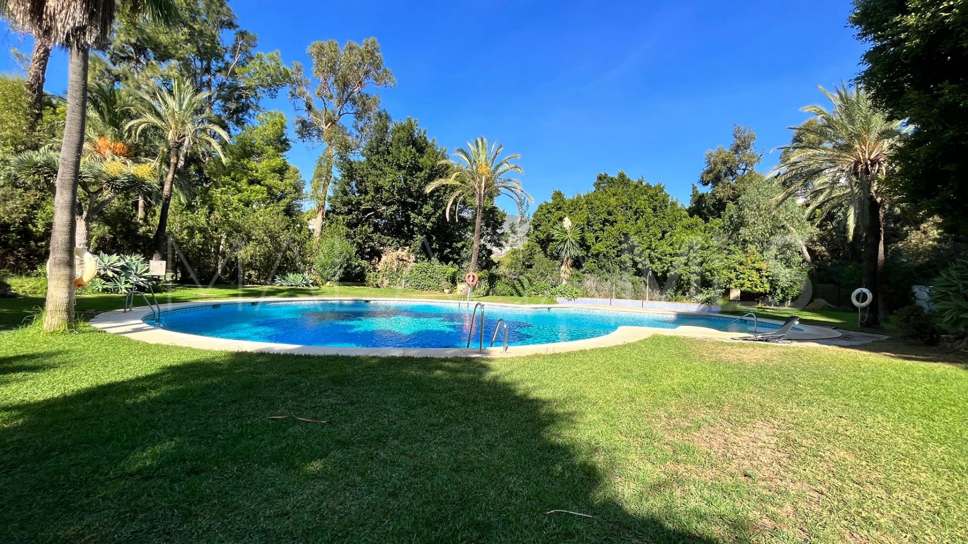 For sale apartment in Torrequebrada