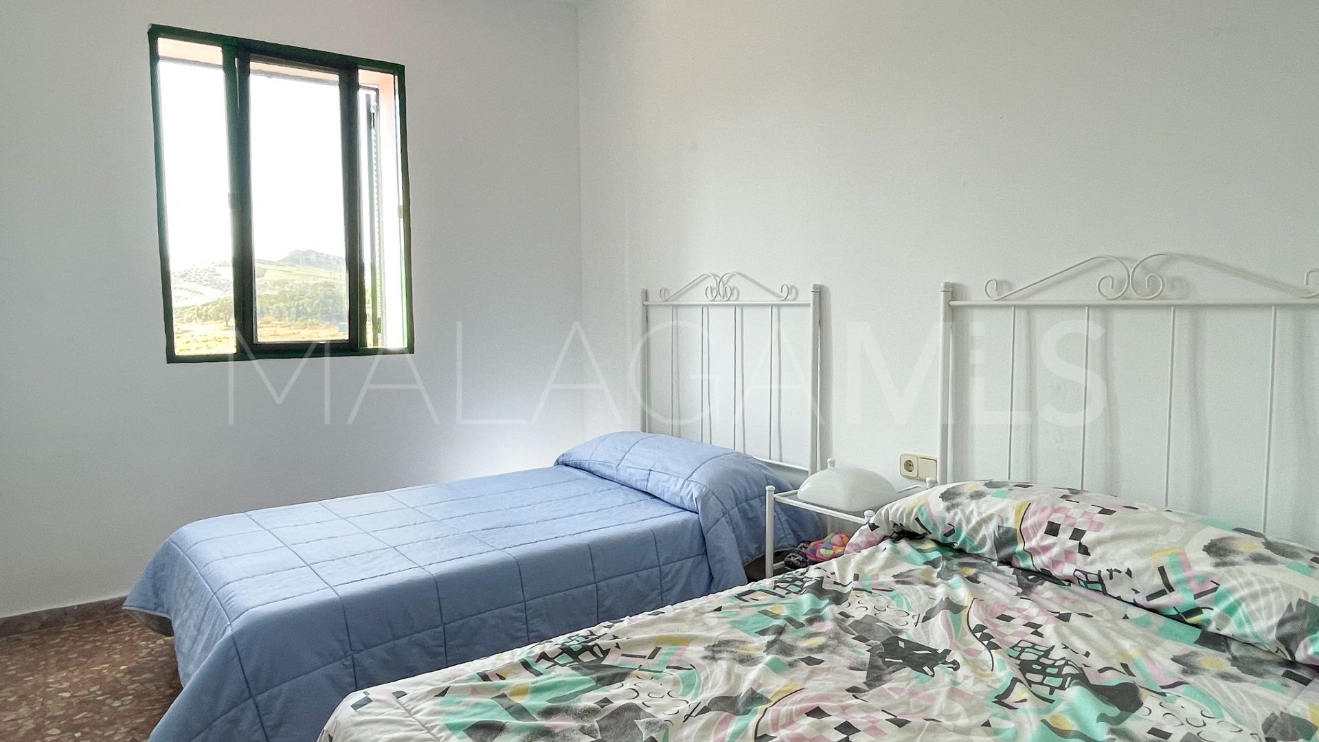 For sale cortijo in Antequera with 6 bedrooms