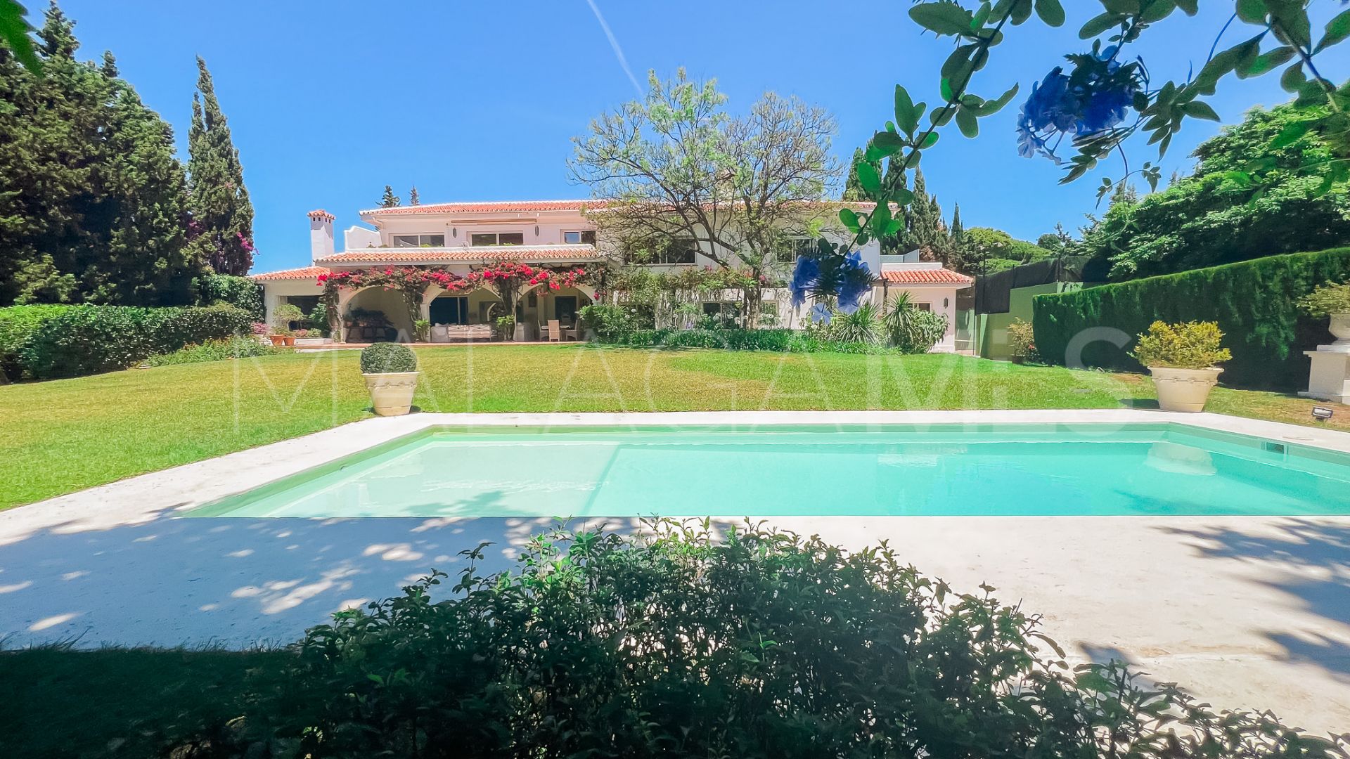 Villa for sale in Calahonda