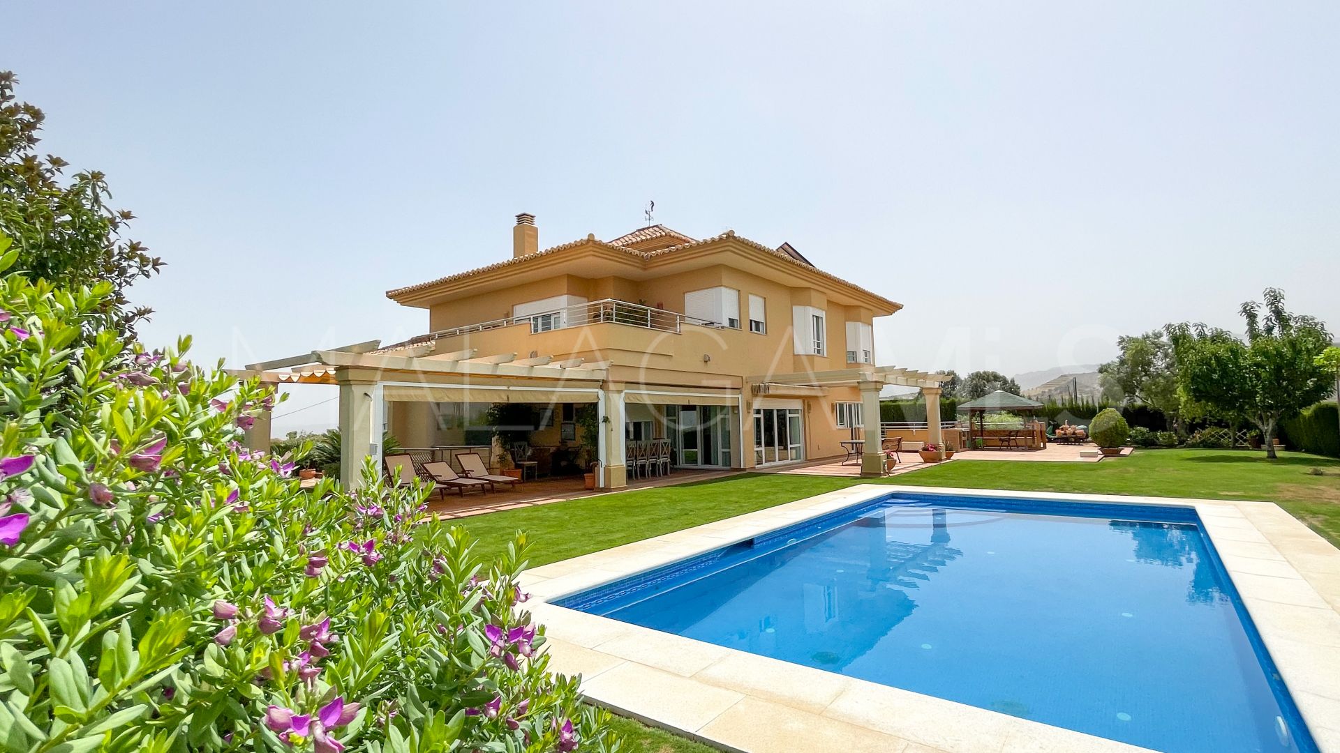 For sale Antequera villa with 6 bedrooms
