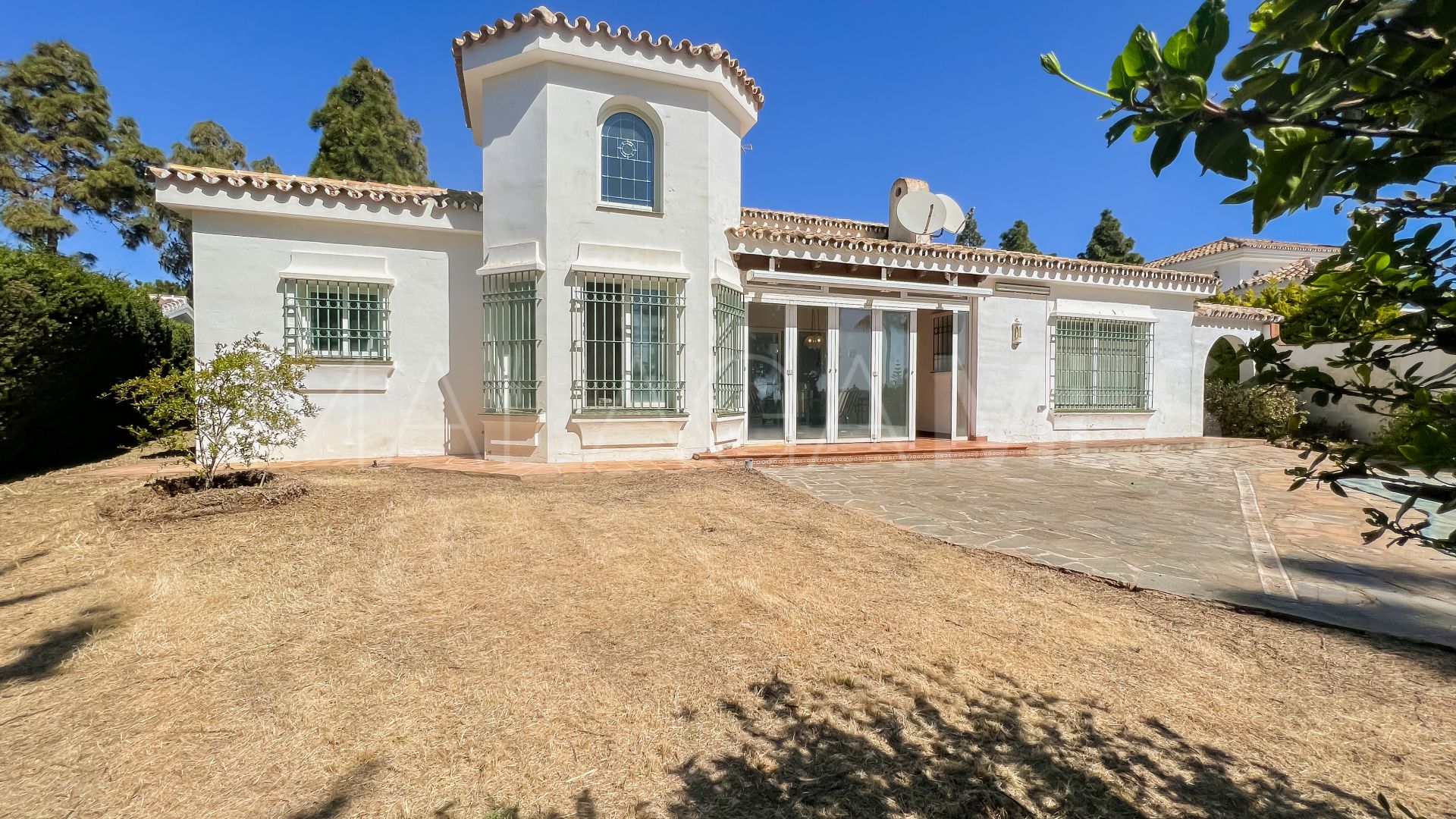 For sale villa in El Chaparral