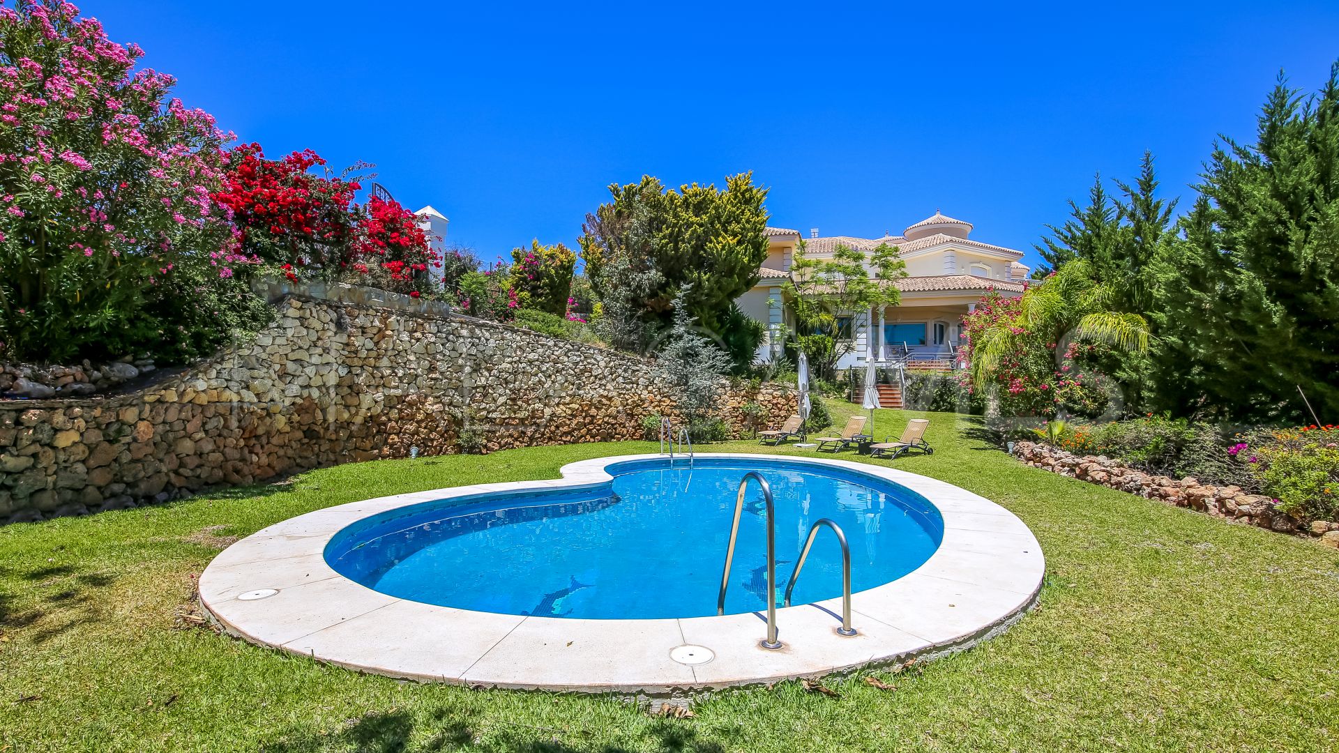 Villa for sale in Mijas Golf