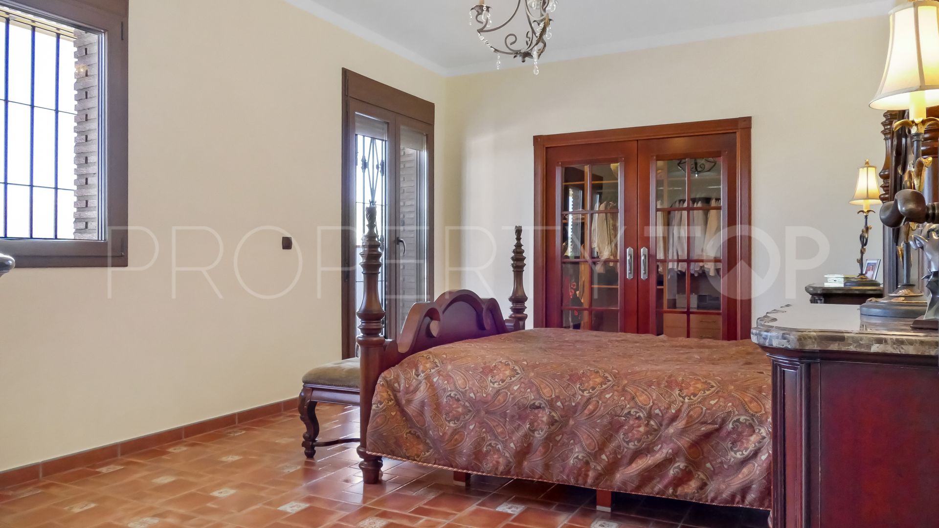 For sale villa with 5 bedrooms in Loja
