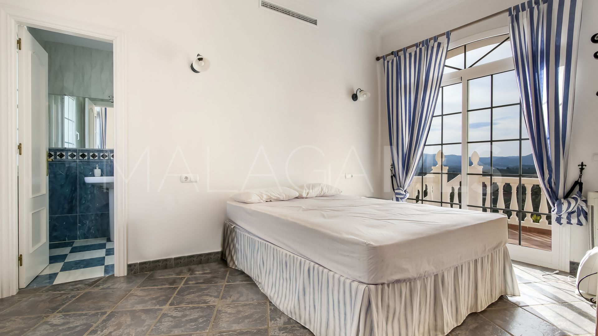 Villa for sale in Mijas Golf