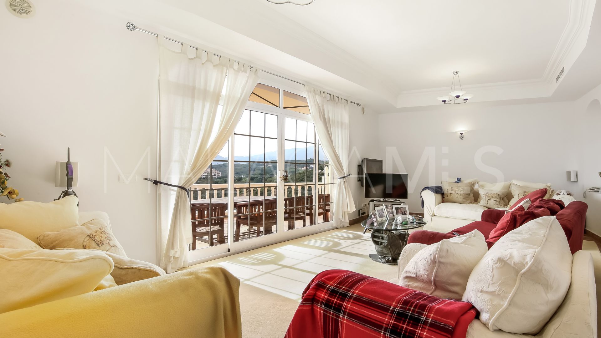 Villa for sale in Mijas Golf