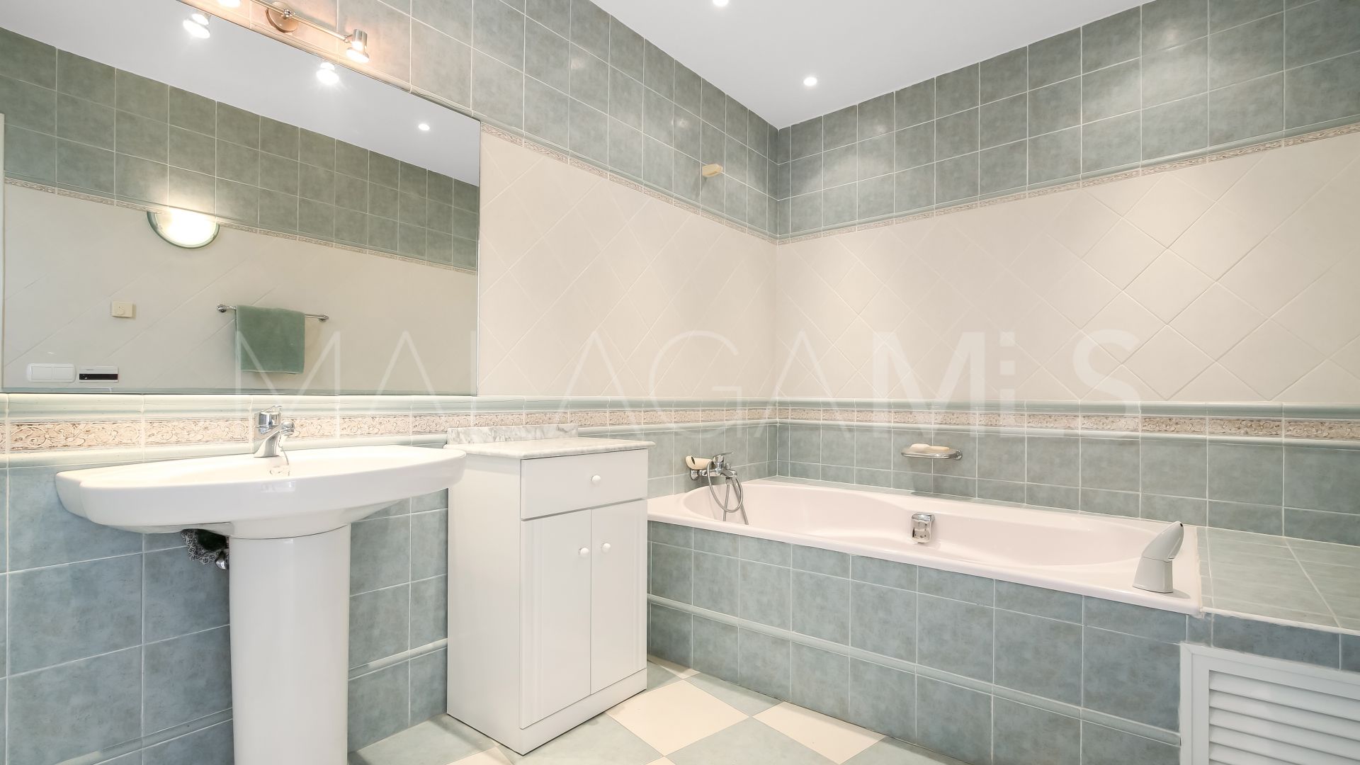 Villa for sale in Mijas Golf