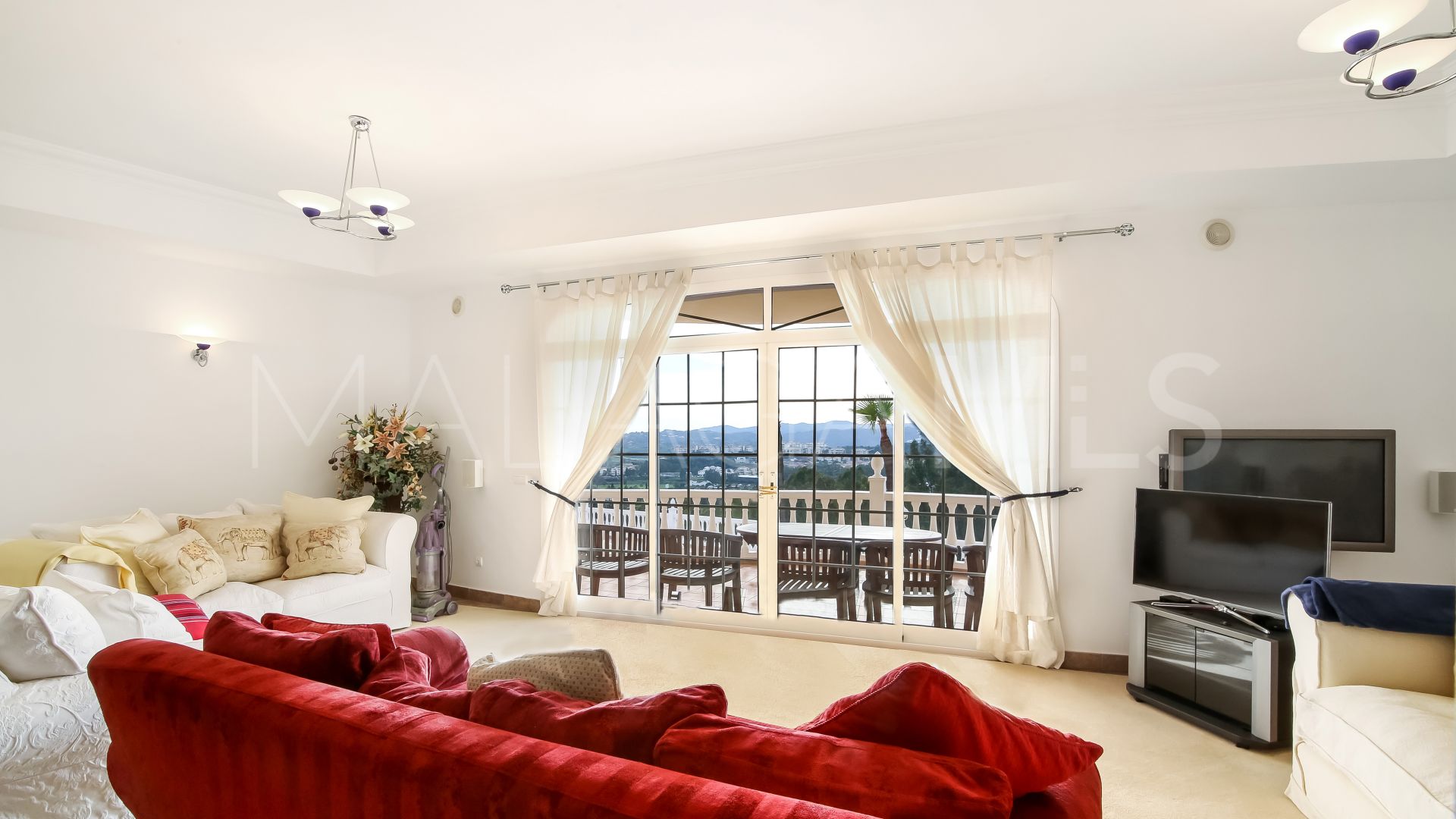Villa for sale in Mijas Golf